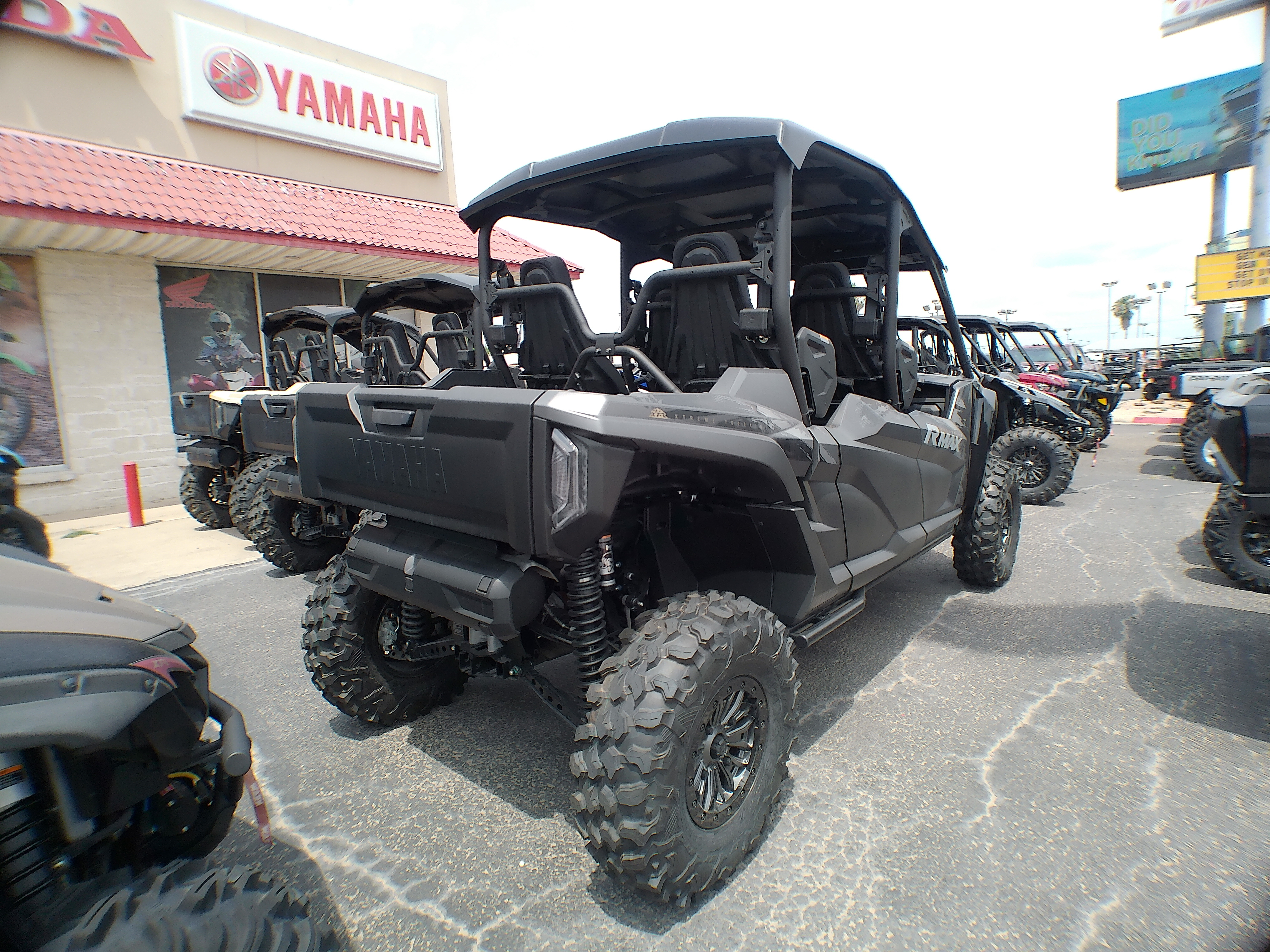 2025 Yamaha Wolverine RMAX4 1000 XT-R - Photo 6