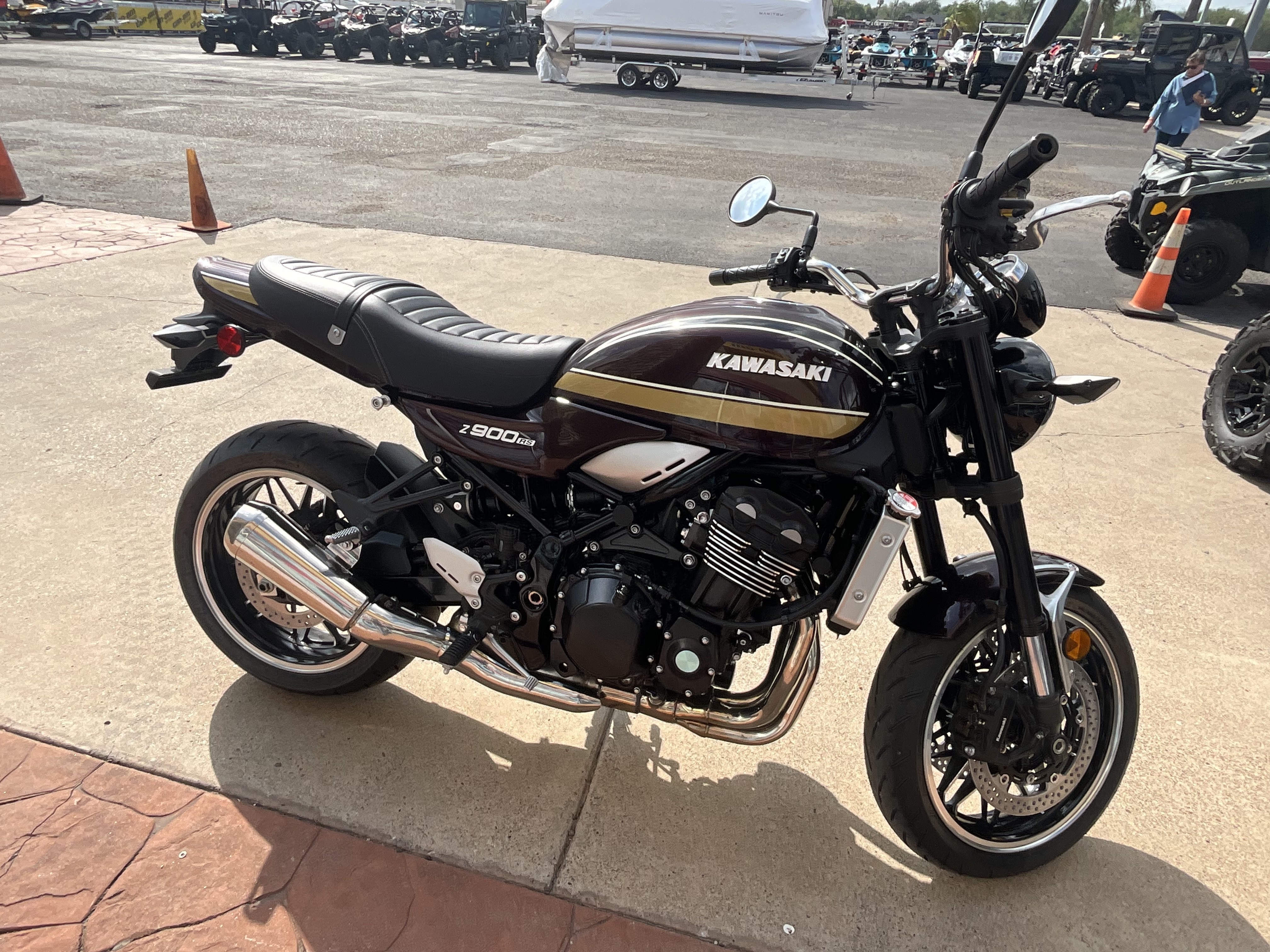 2025 Kawasaki Z900RS ABS - Photo 6