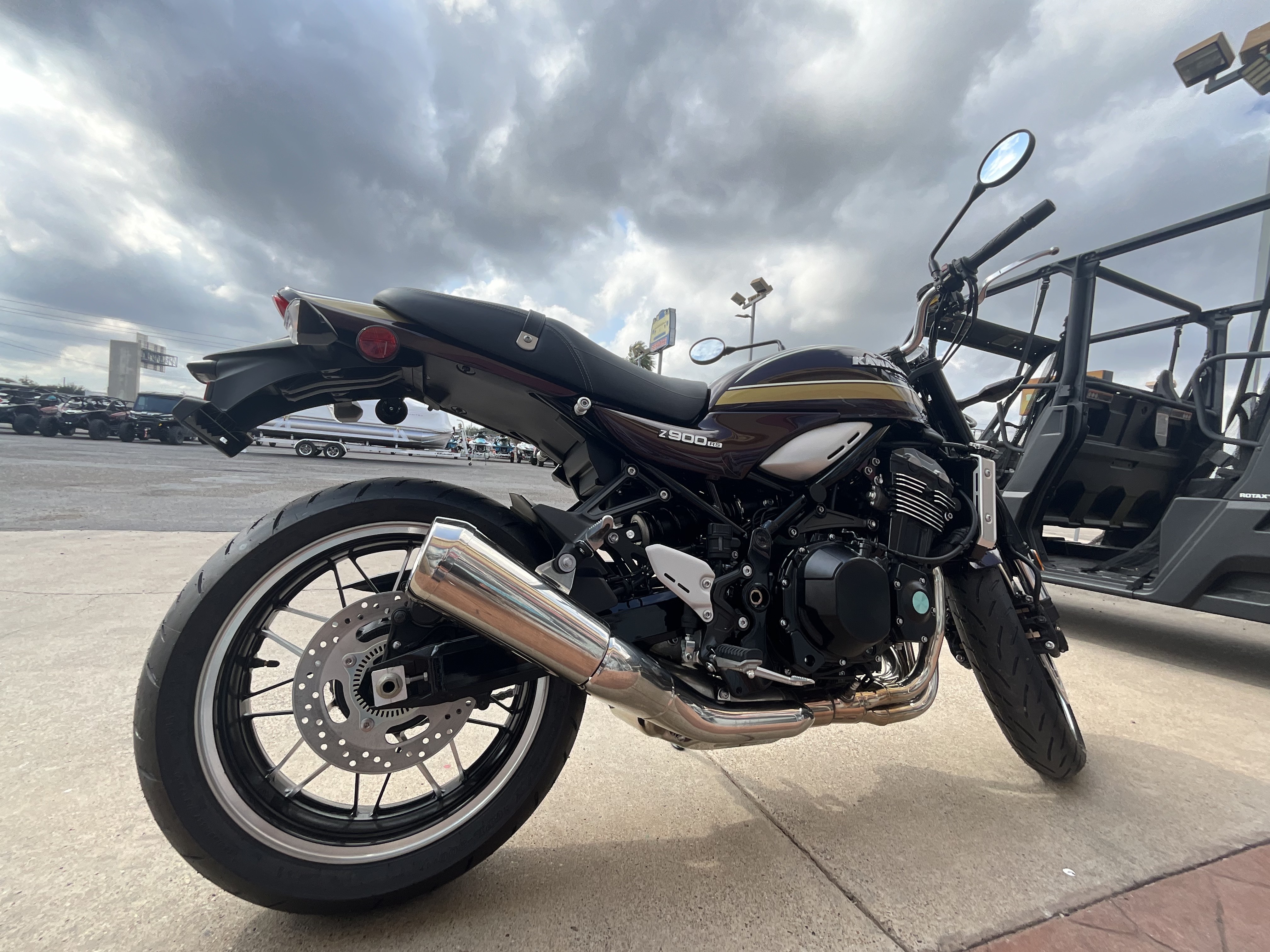 2025 Kawasaki Z900RS ABS - Photo 5