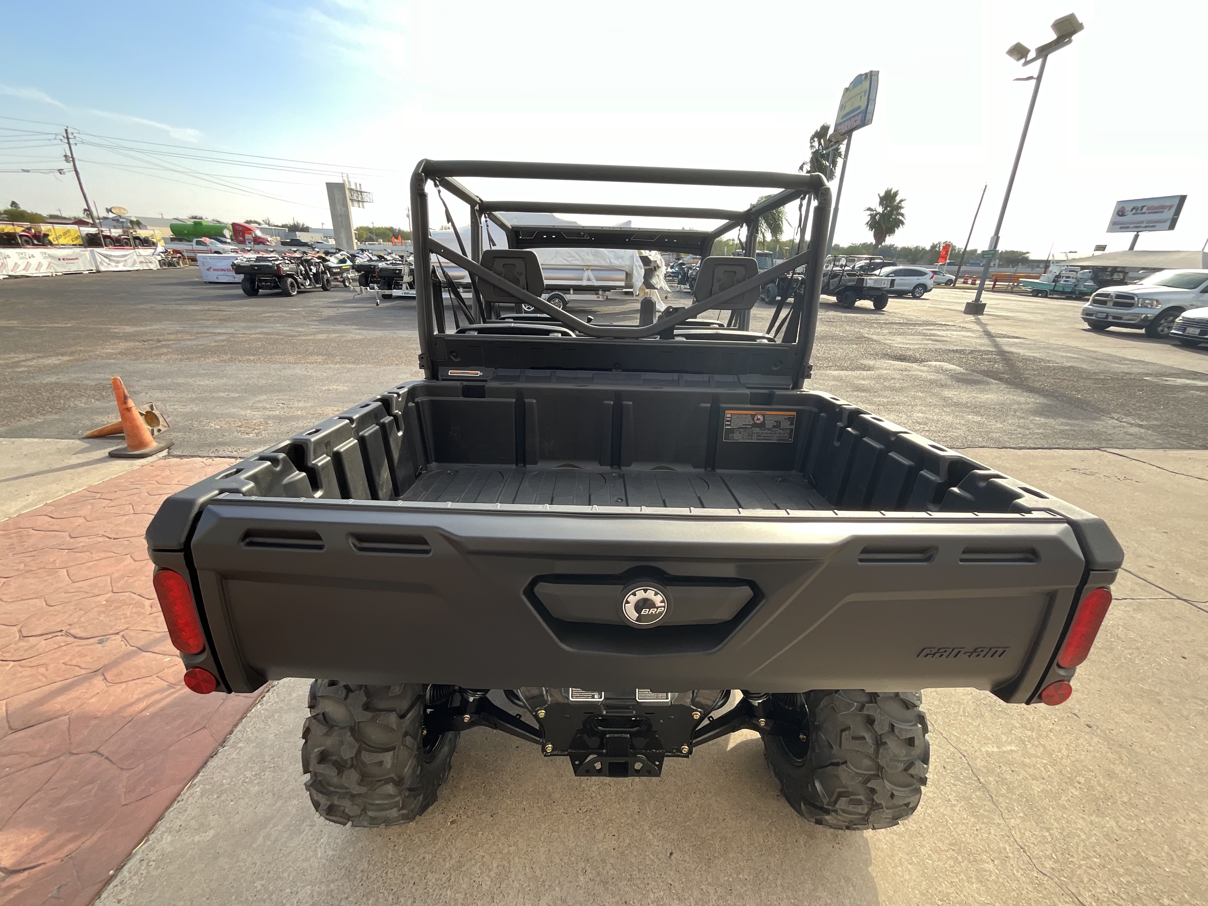 2025 Can-Am DEF MAX DPS 62 HD7 - Photo 5