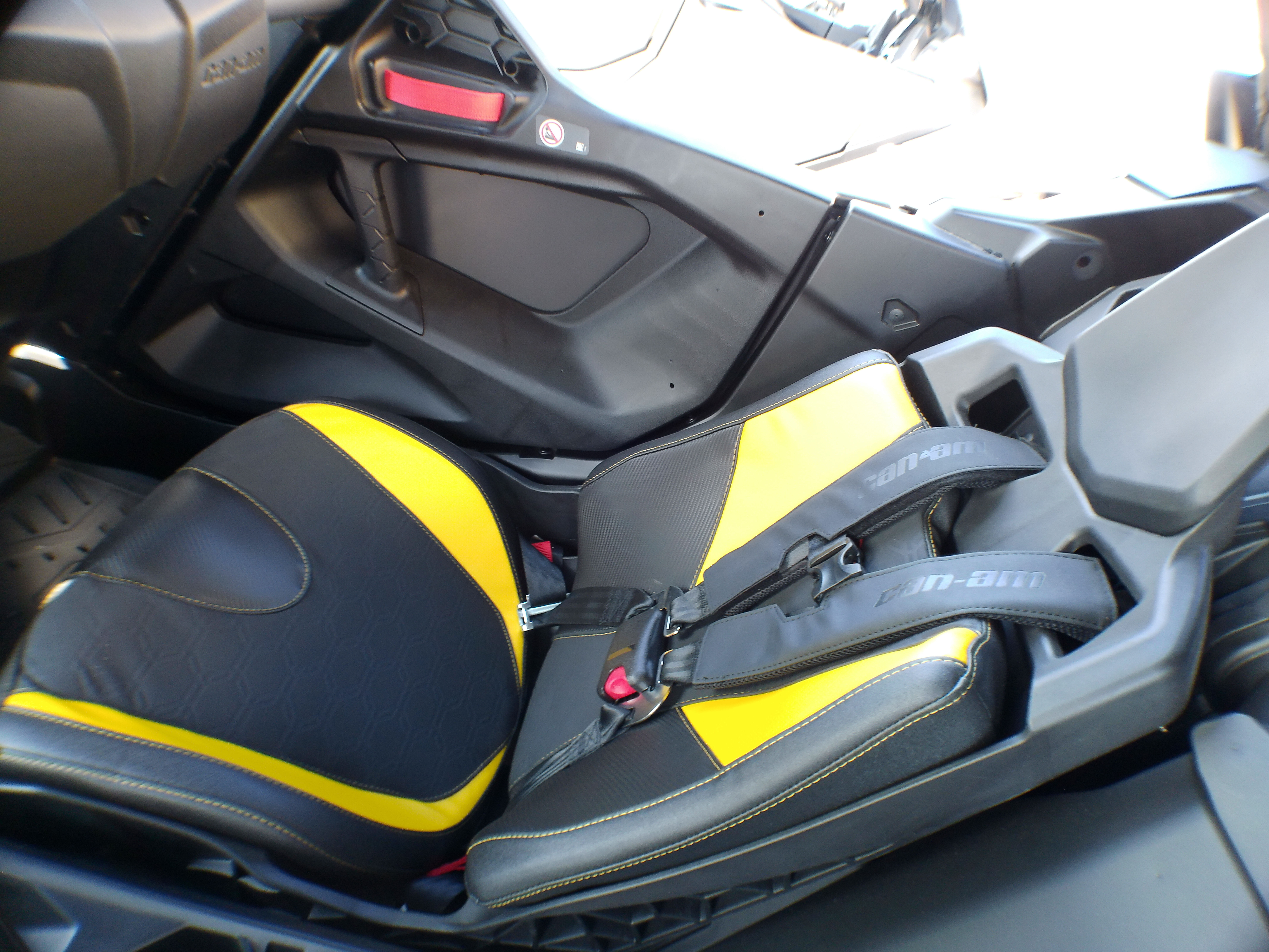 2025 Can-Am MV R MX XRS - Photo 9