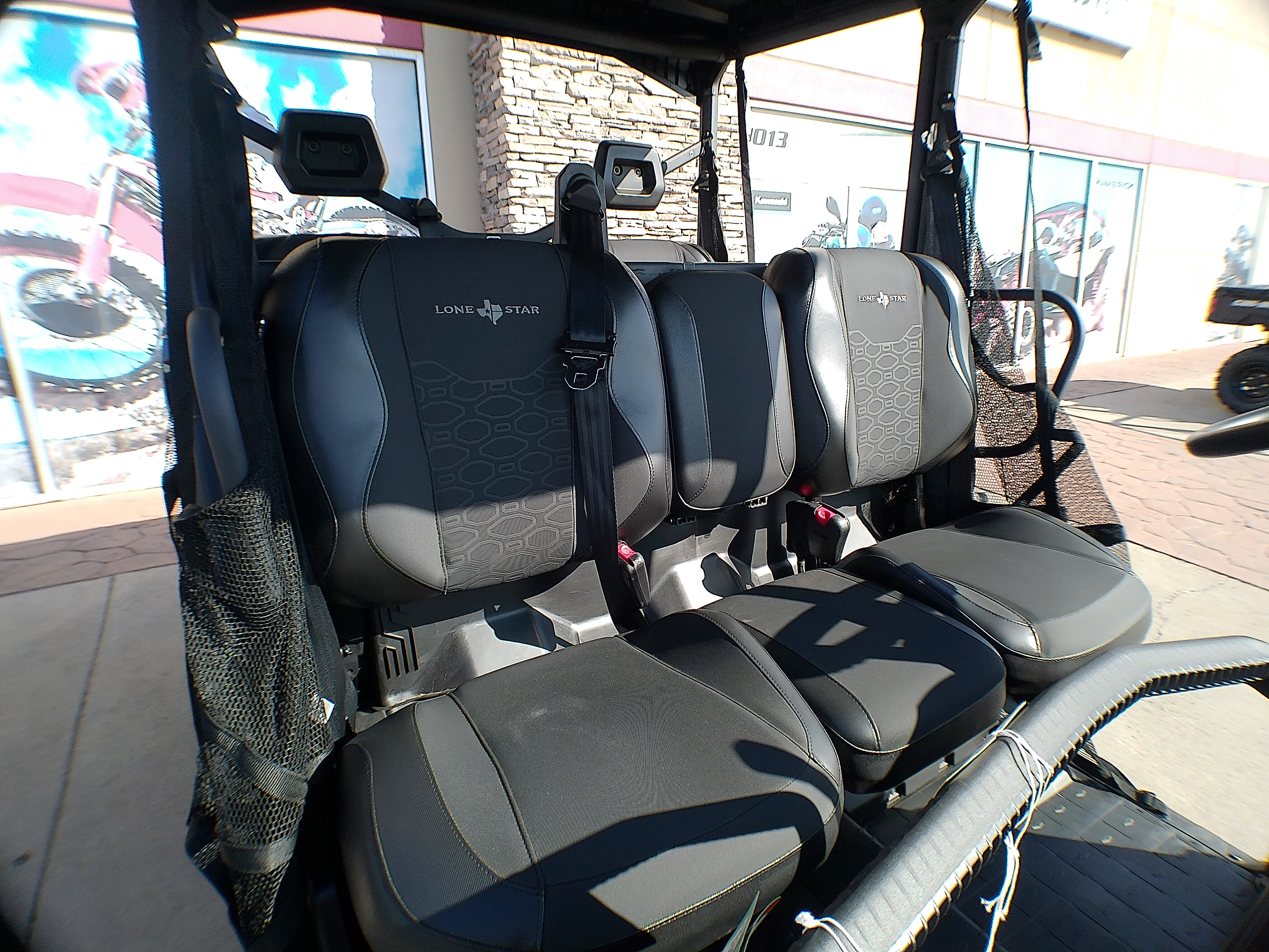 2025 Can-Am DEF MAX TEX - Photo 6