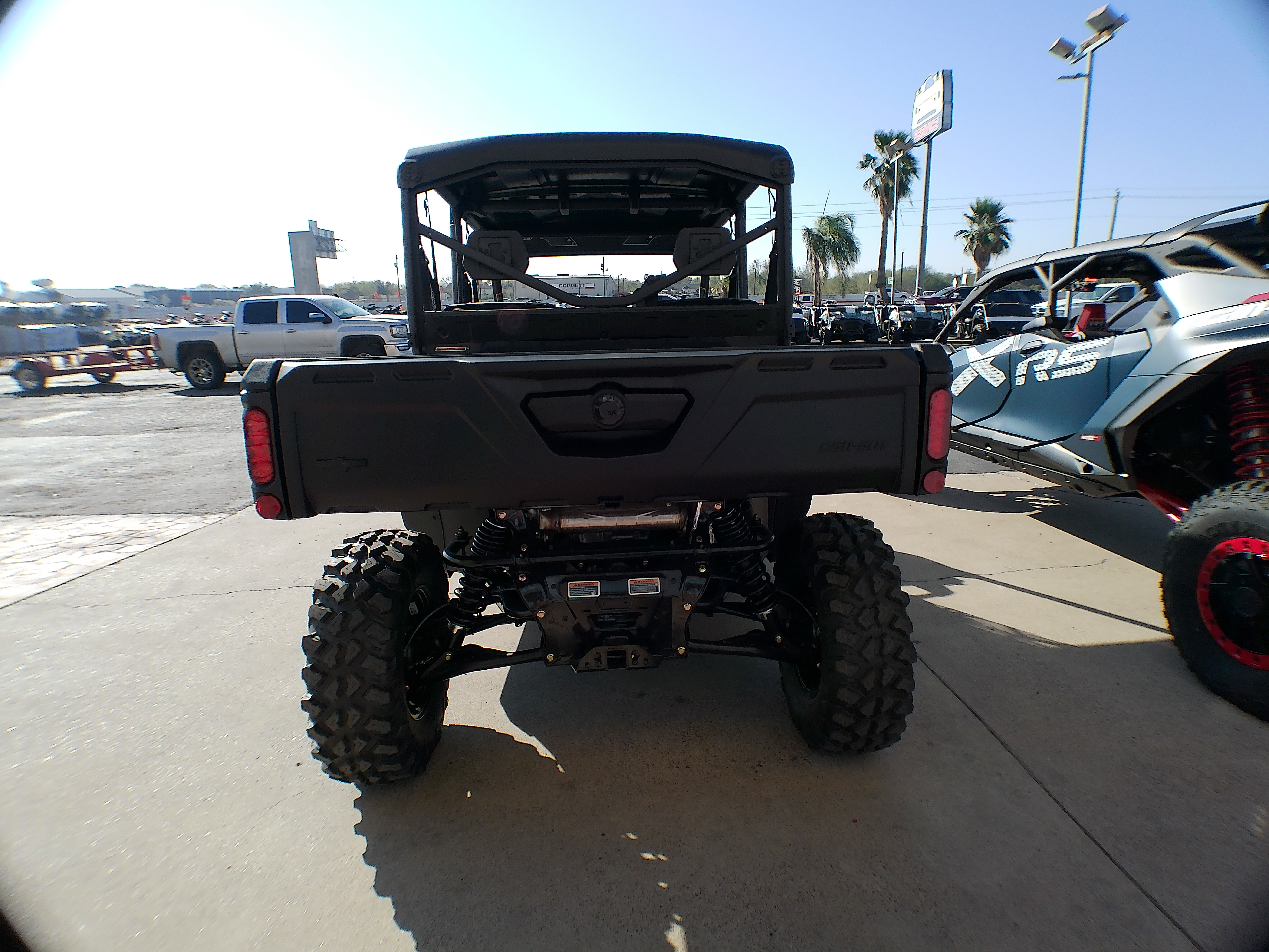 2025 Can-Am DEF MAX TEX - Photo 8