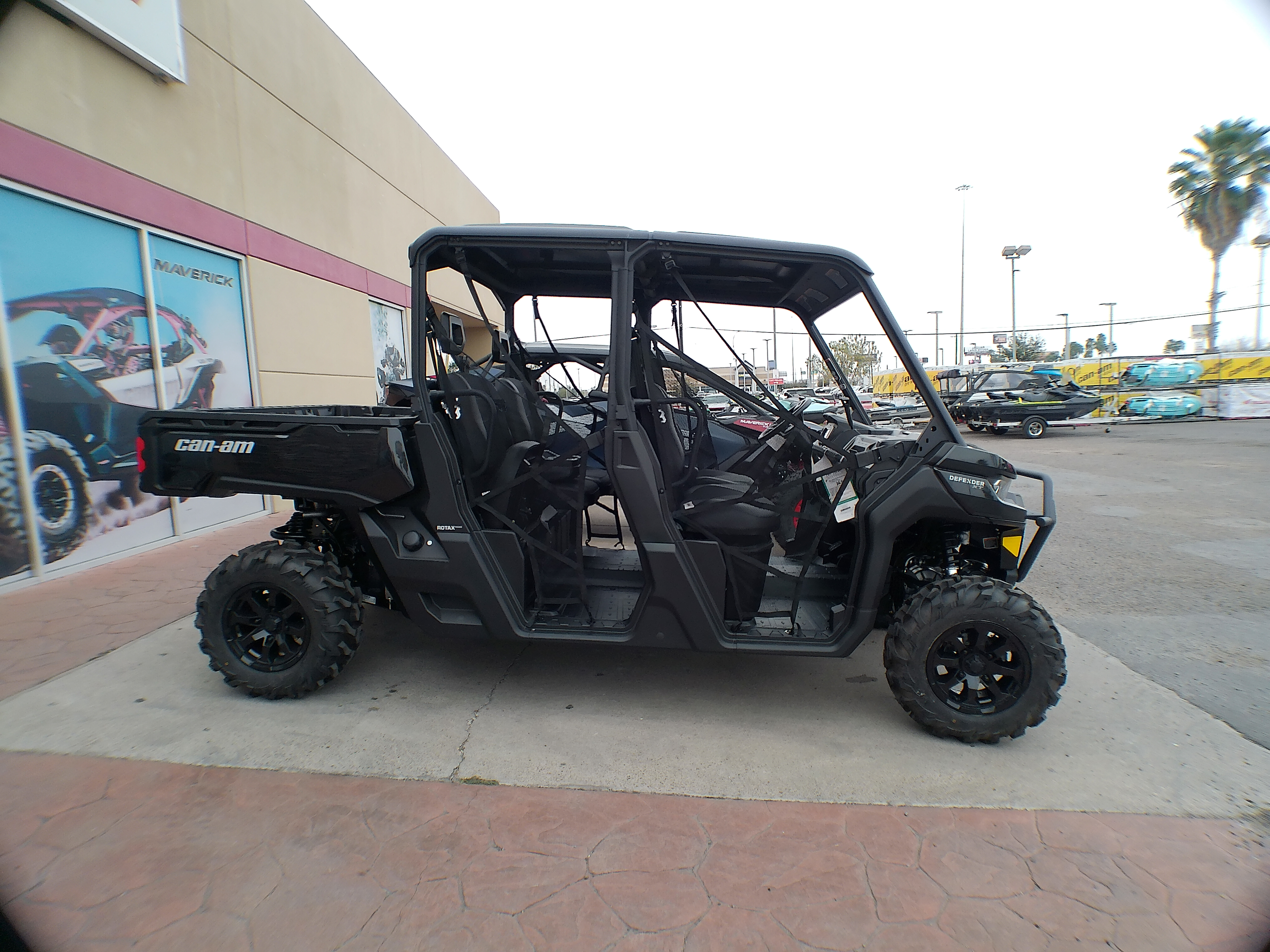 2025 Can-Am DEF MAX XT 64 HD10 - Photo 7