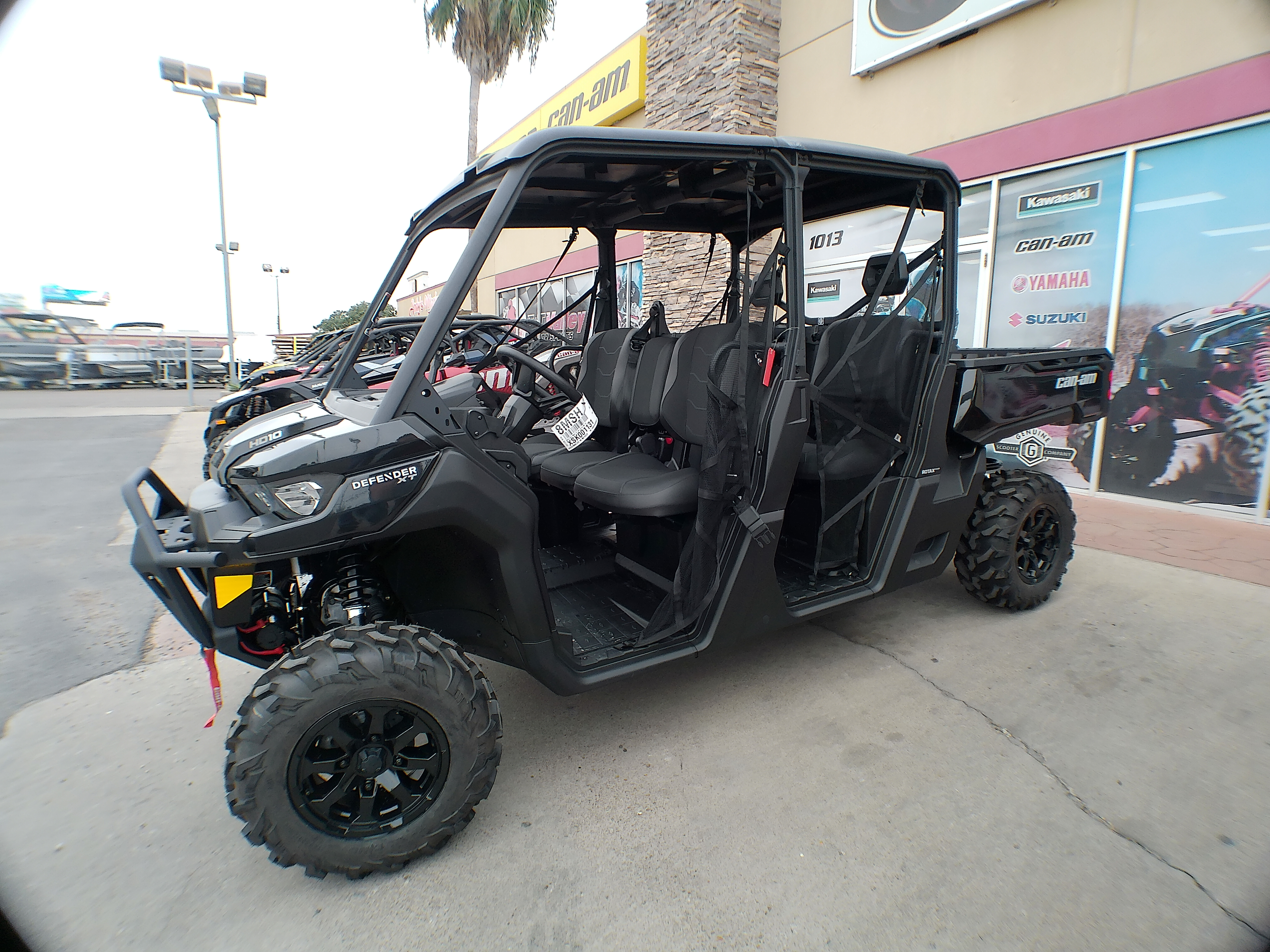 2025 Can-Am DEF MAX XT 64 HD10 - Photo 6