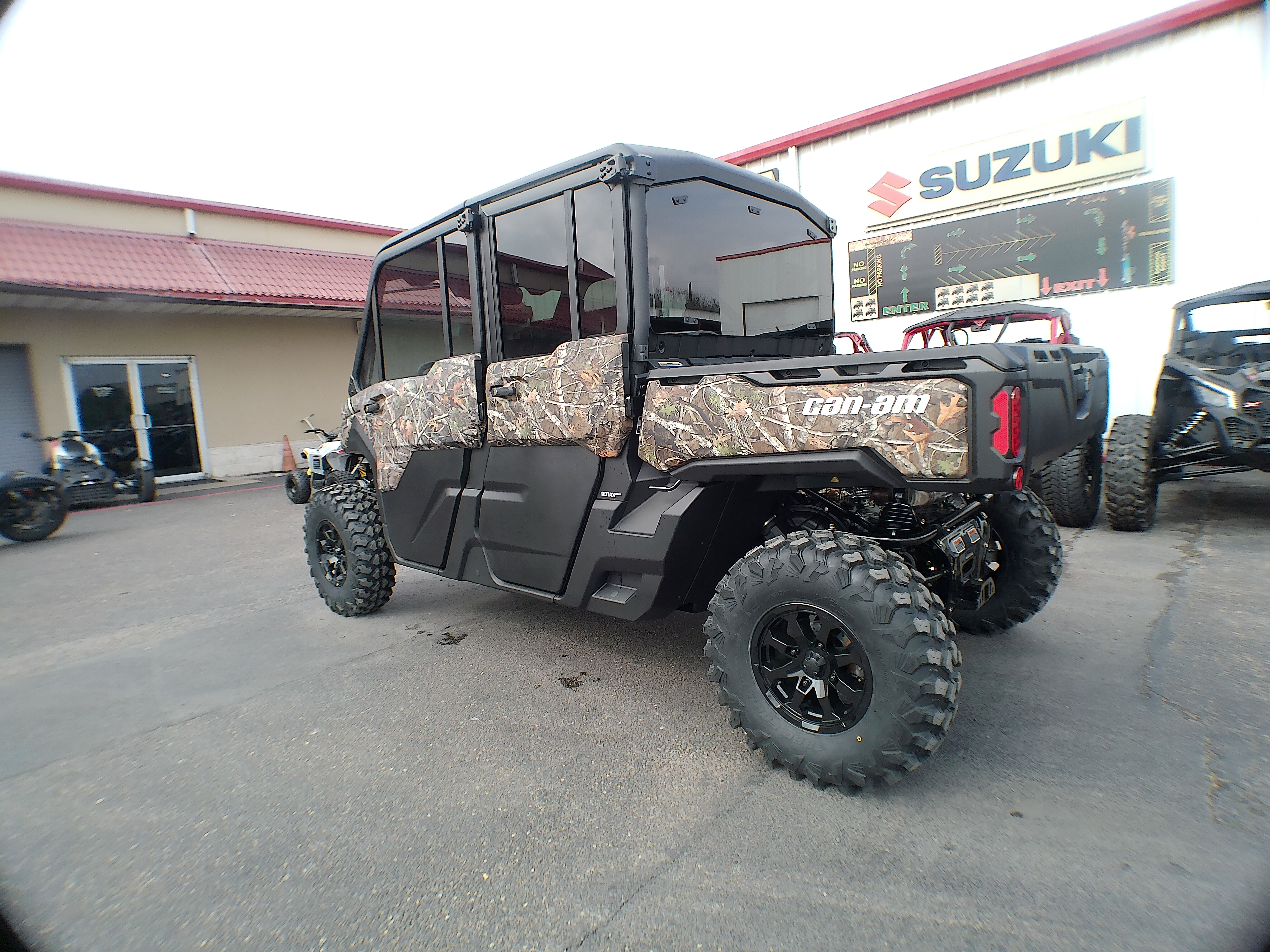 2025 Can-Am DEF MAX LTD 65 HD10 - Photo 7