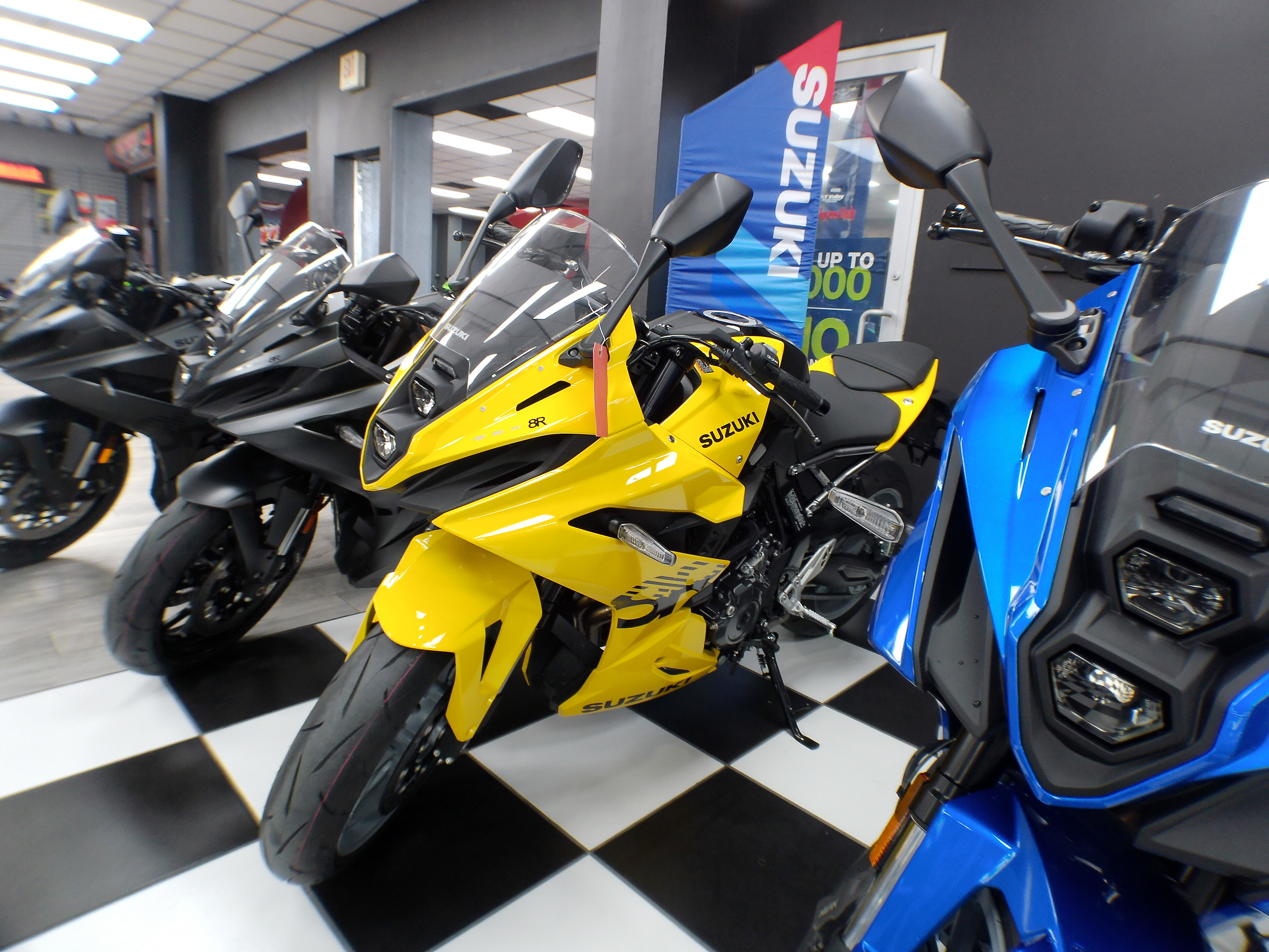 2025 Suzuki GSX-S 8R