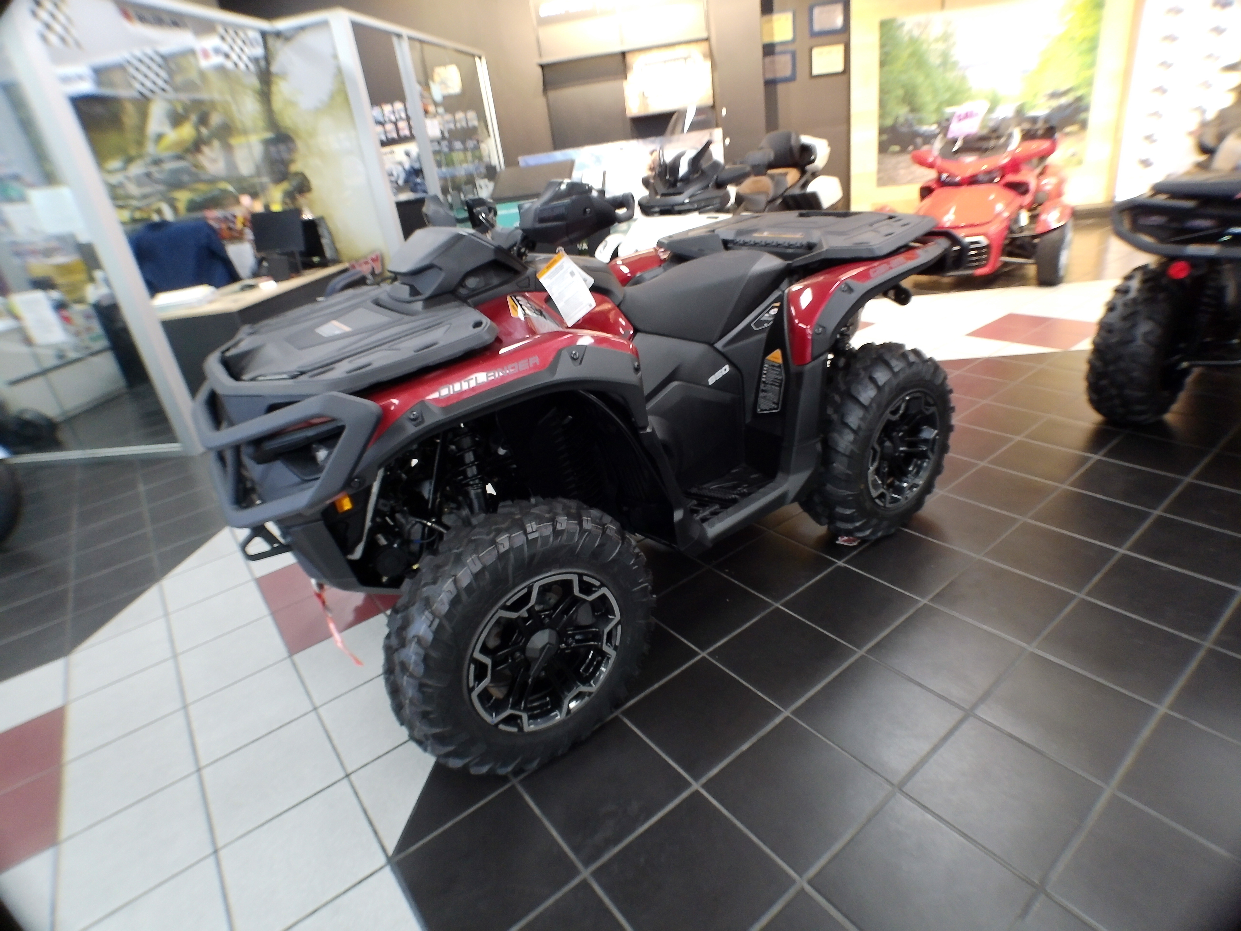 2025 Can-Am OUTL XT 850 - Photo 5