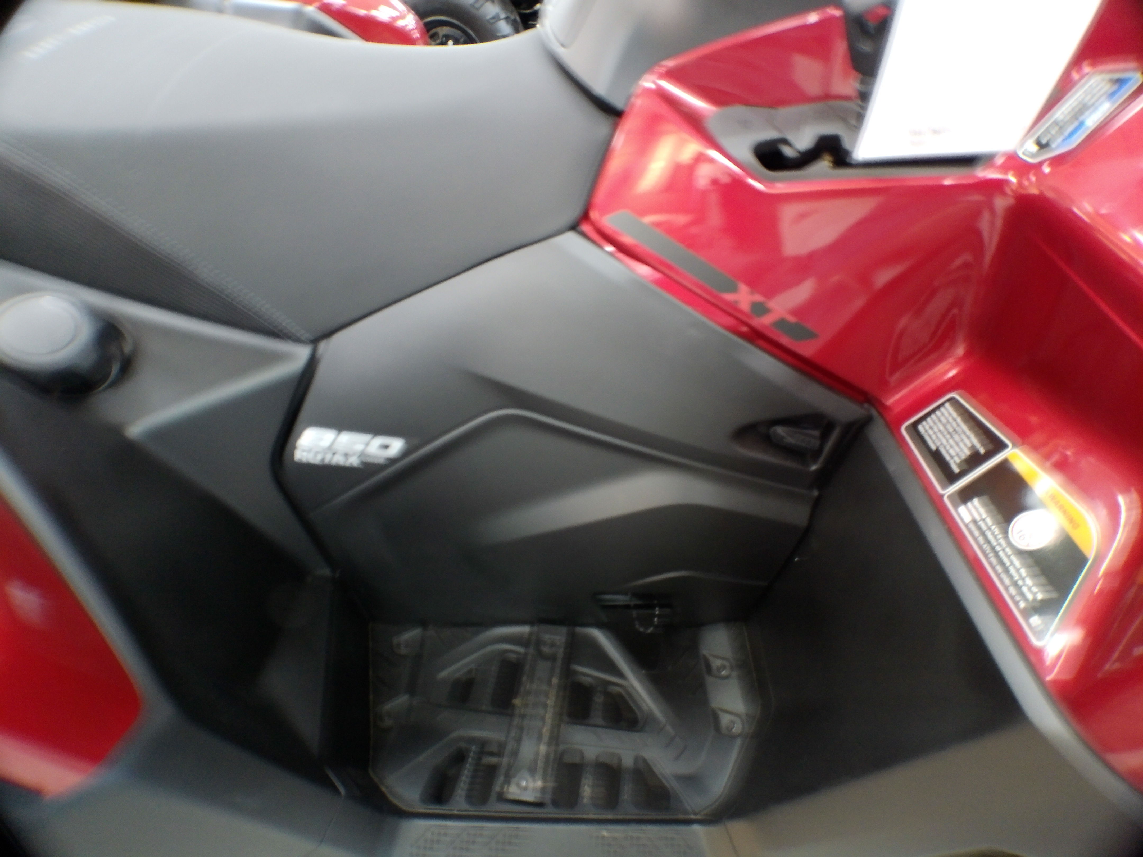 2025 Can-Am OUTL XT 850 - Photo 6