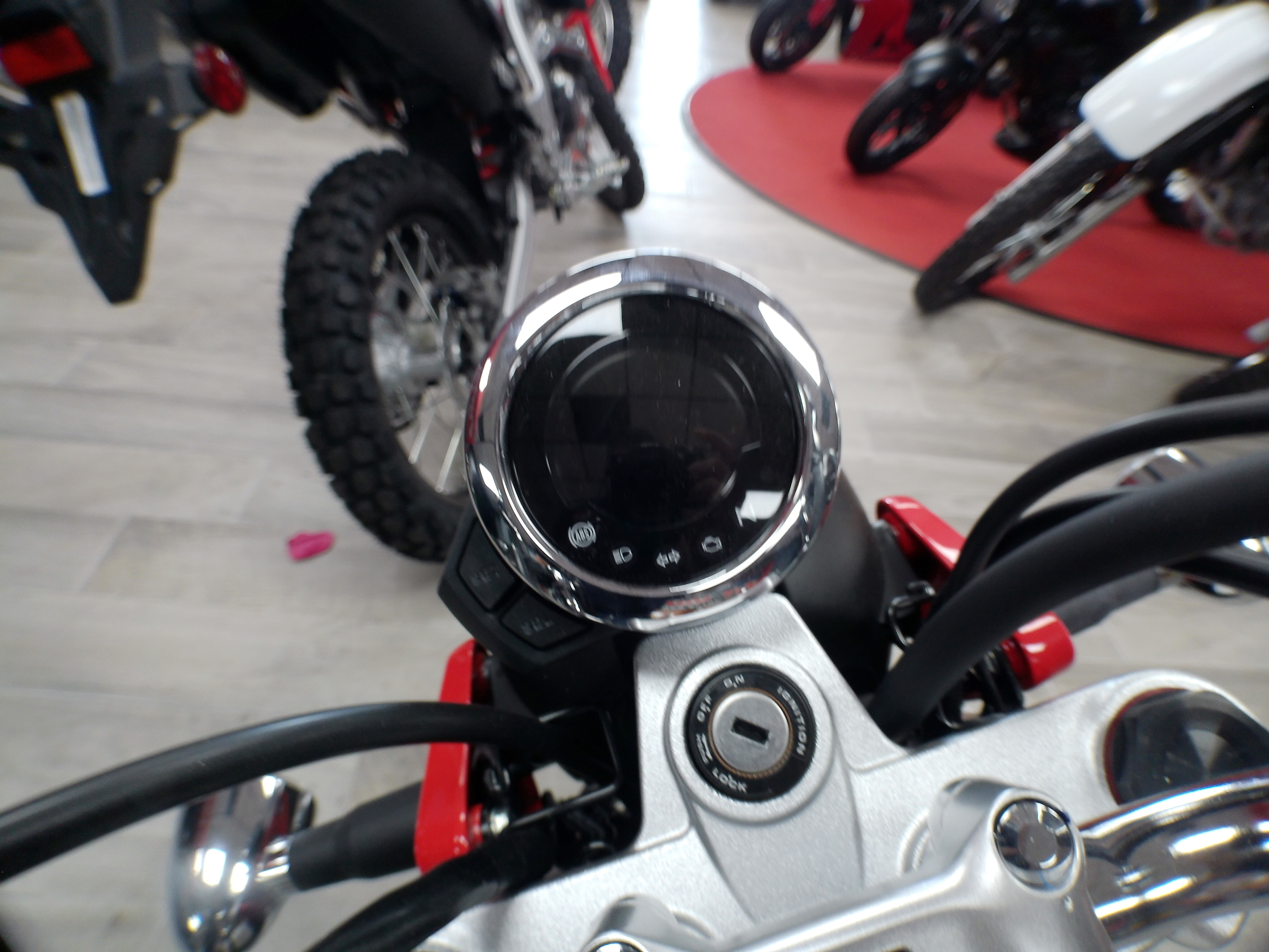 2025 Honda Monkey ABS - Photo 17