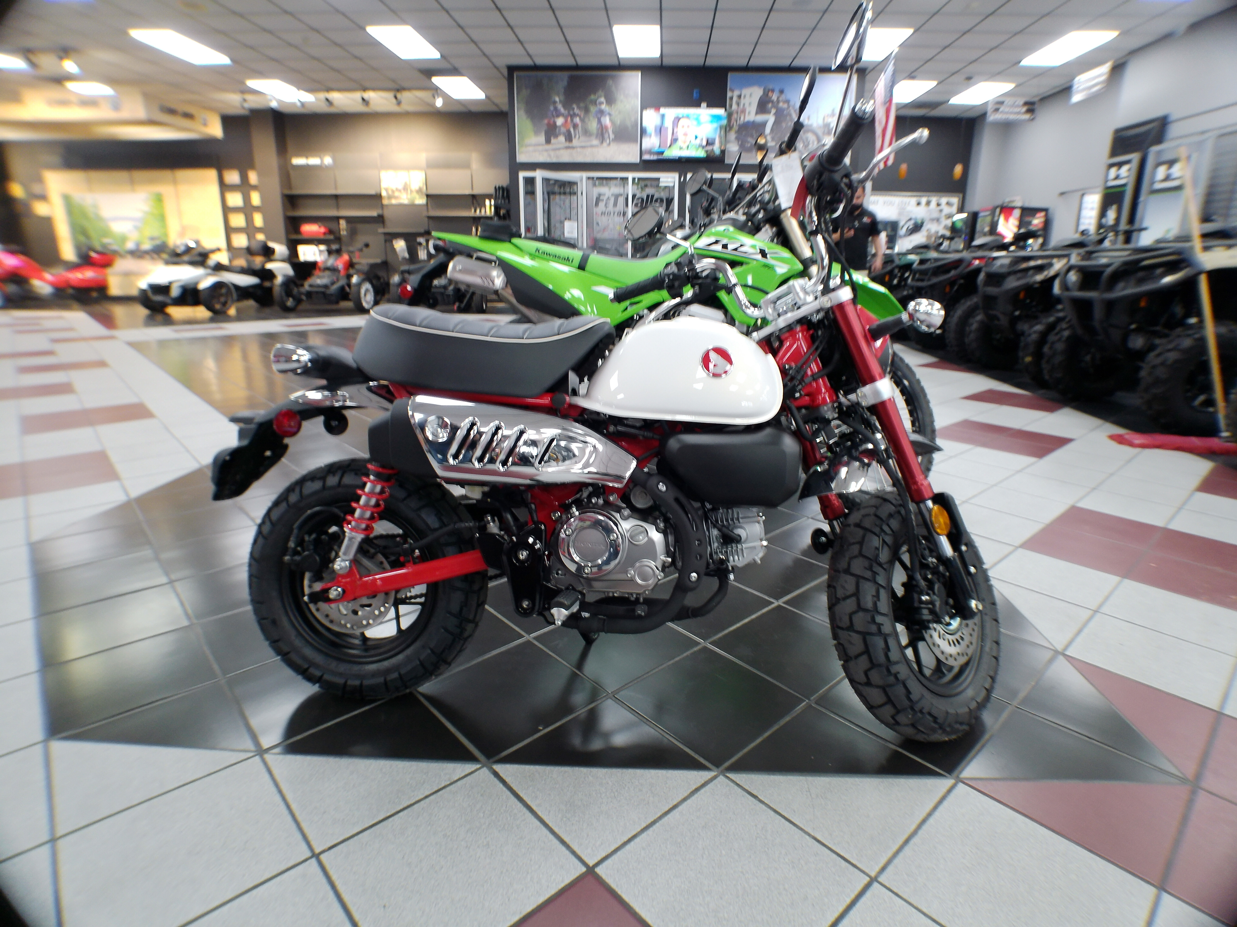 2025 Honda Monkey ABS - Photo 8