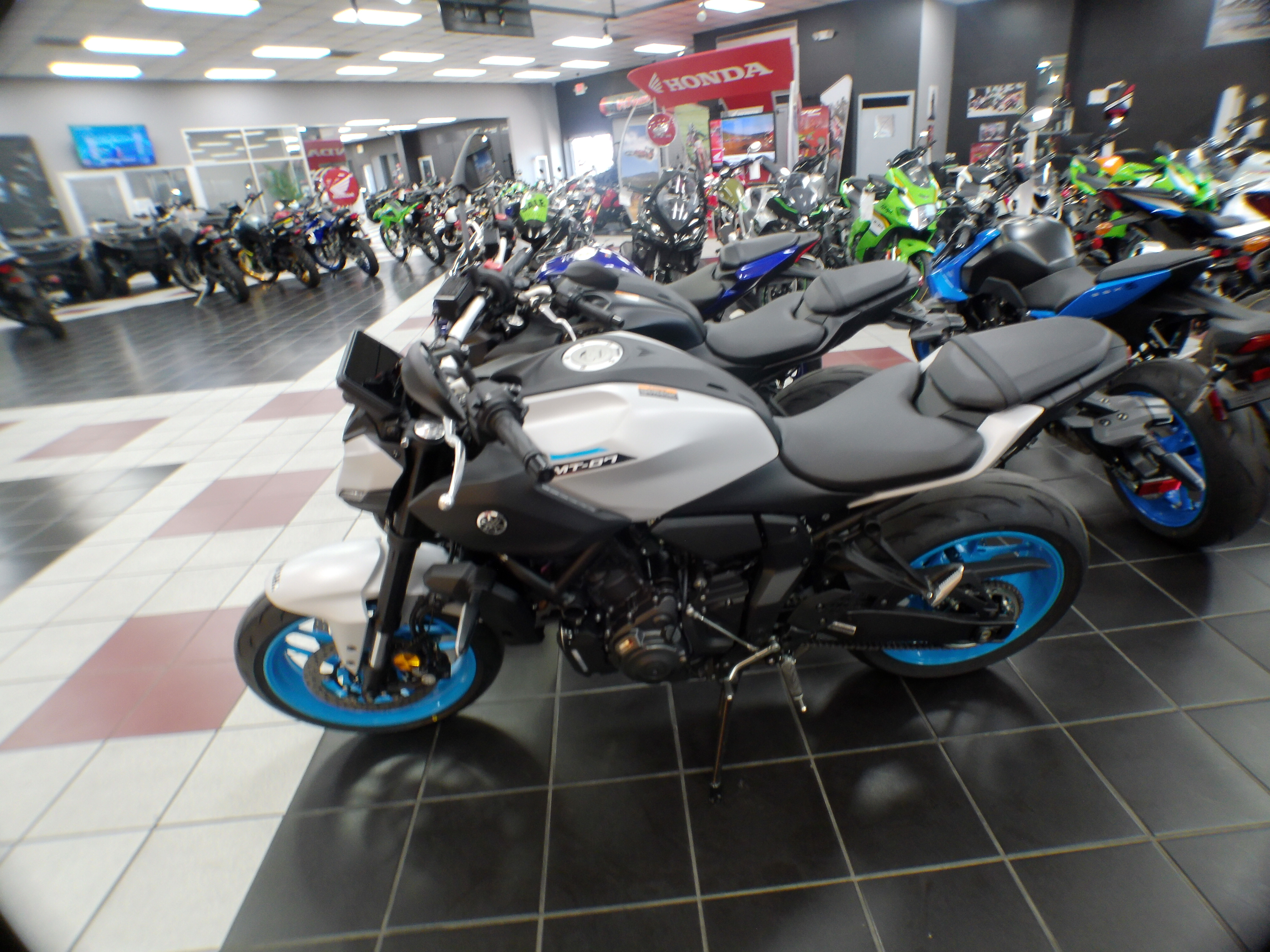 2025 Yamaha MT-07 - Photo 5