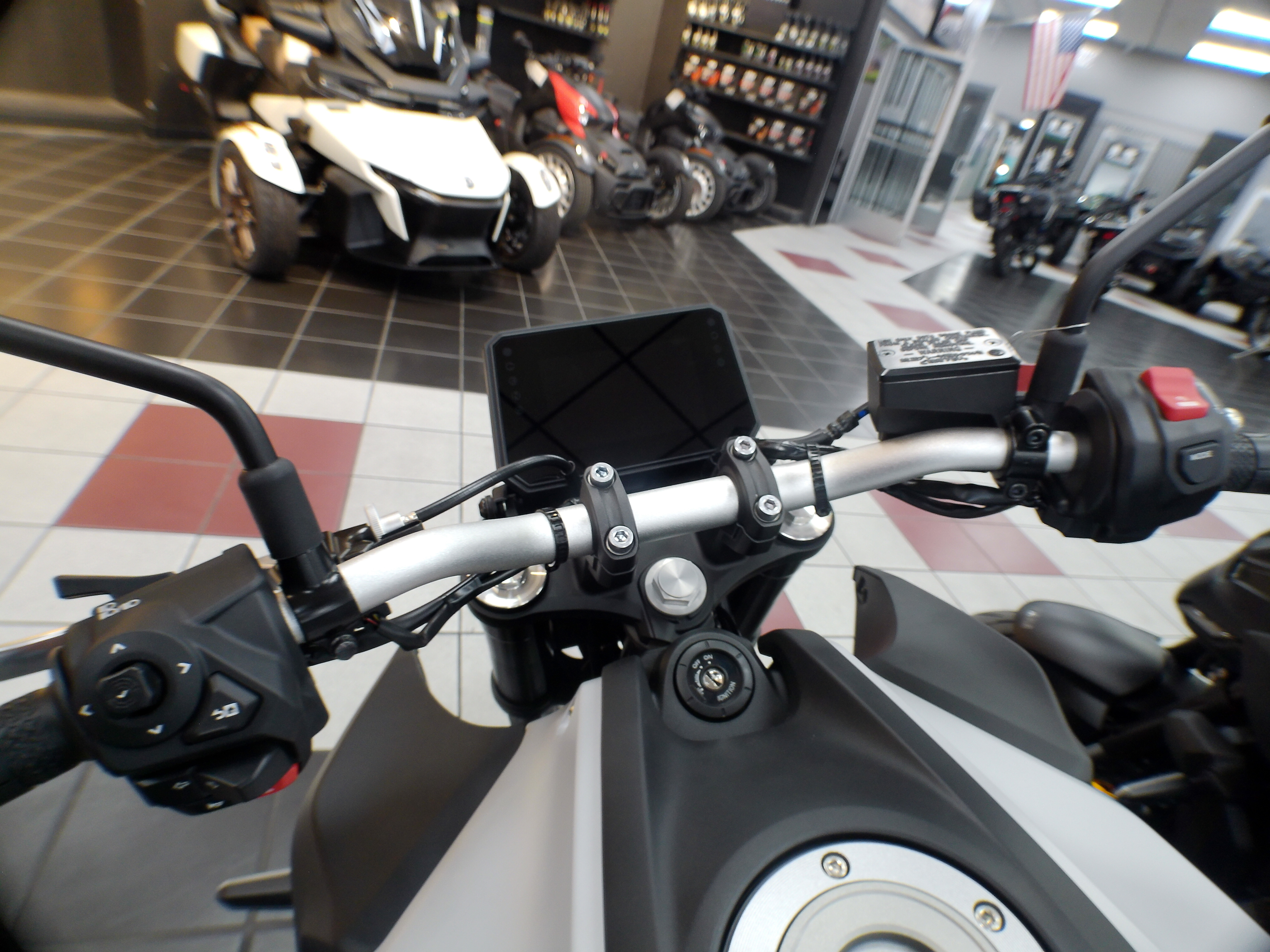 2025 Yamaha MT-07 - Photo 6