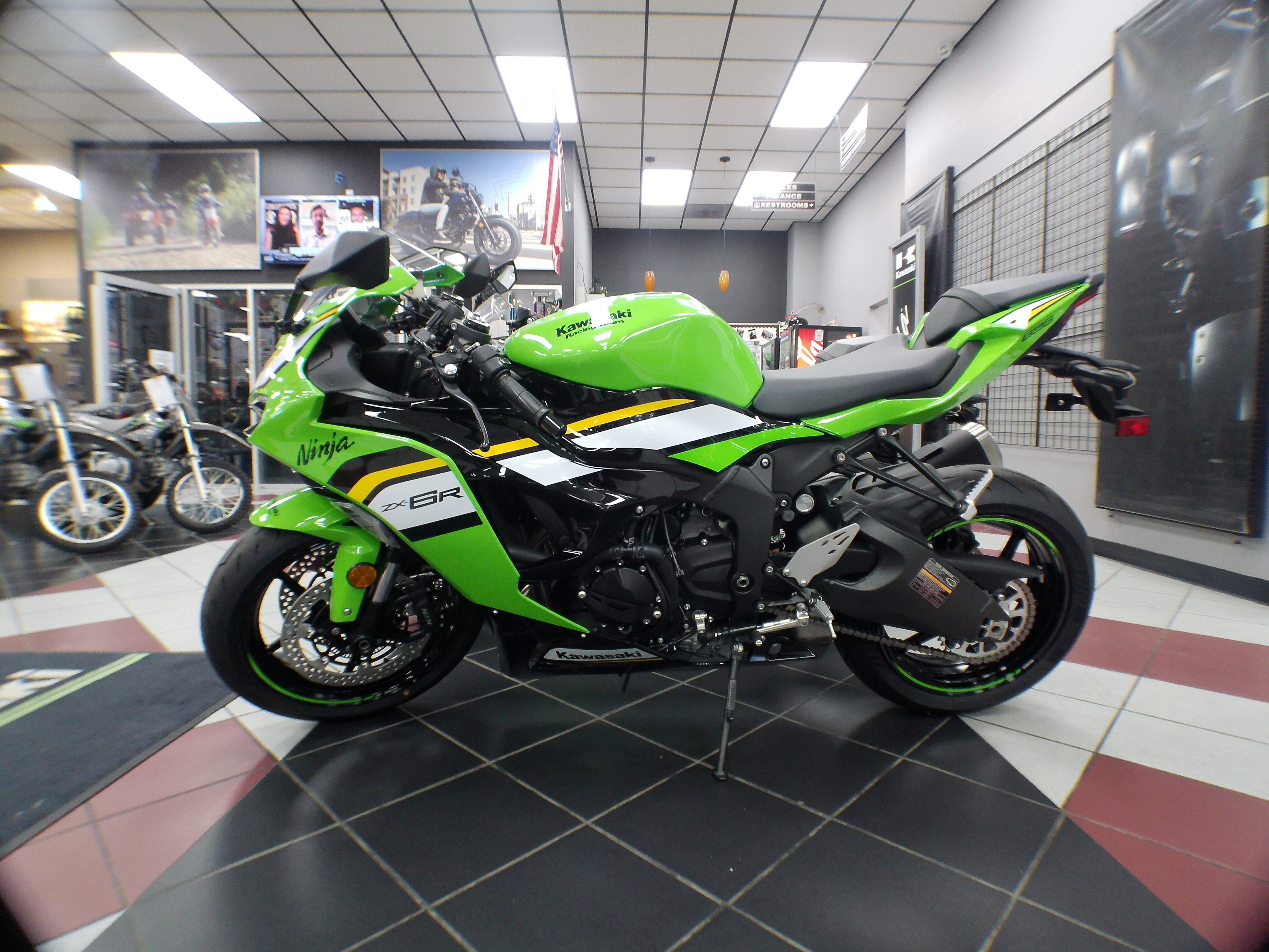 2025 Kawasaki Ninja® ZX™-6R KRT EDITION - Photo 15