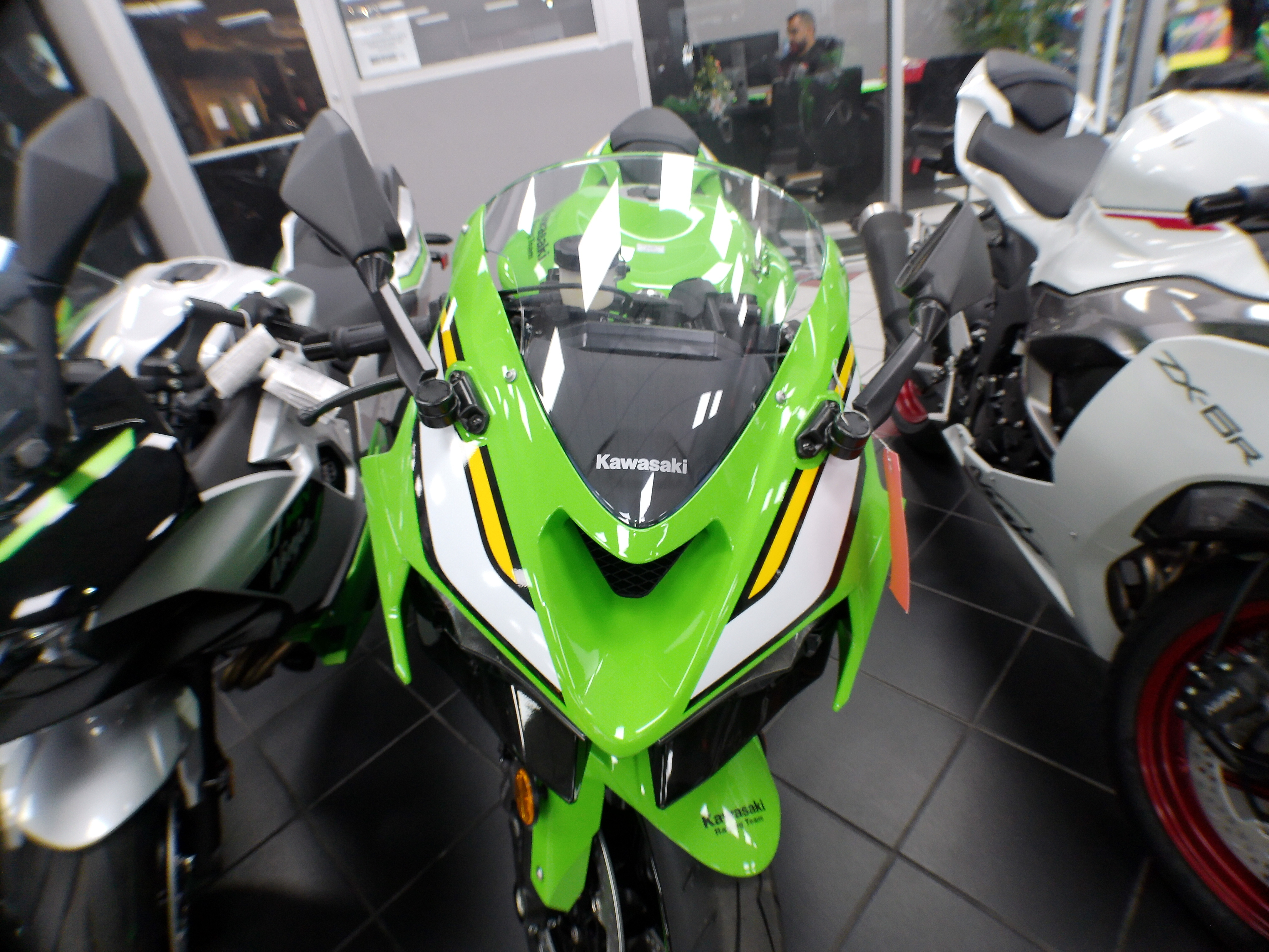 2025 Kawasaki Ninja® ZX™-6R KRT EDITION - Photo 8