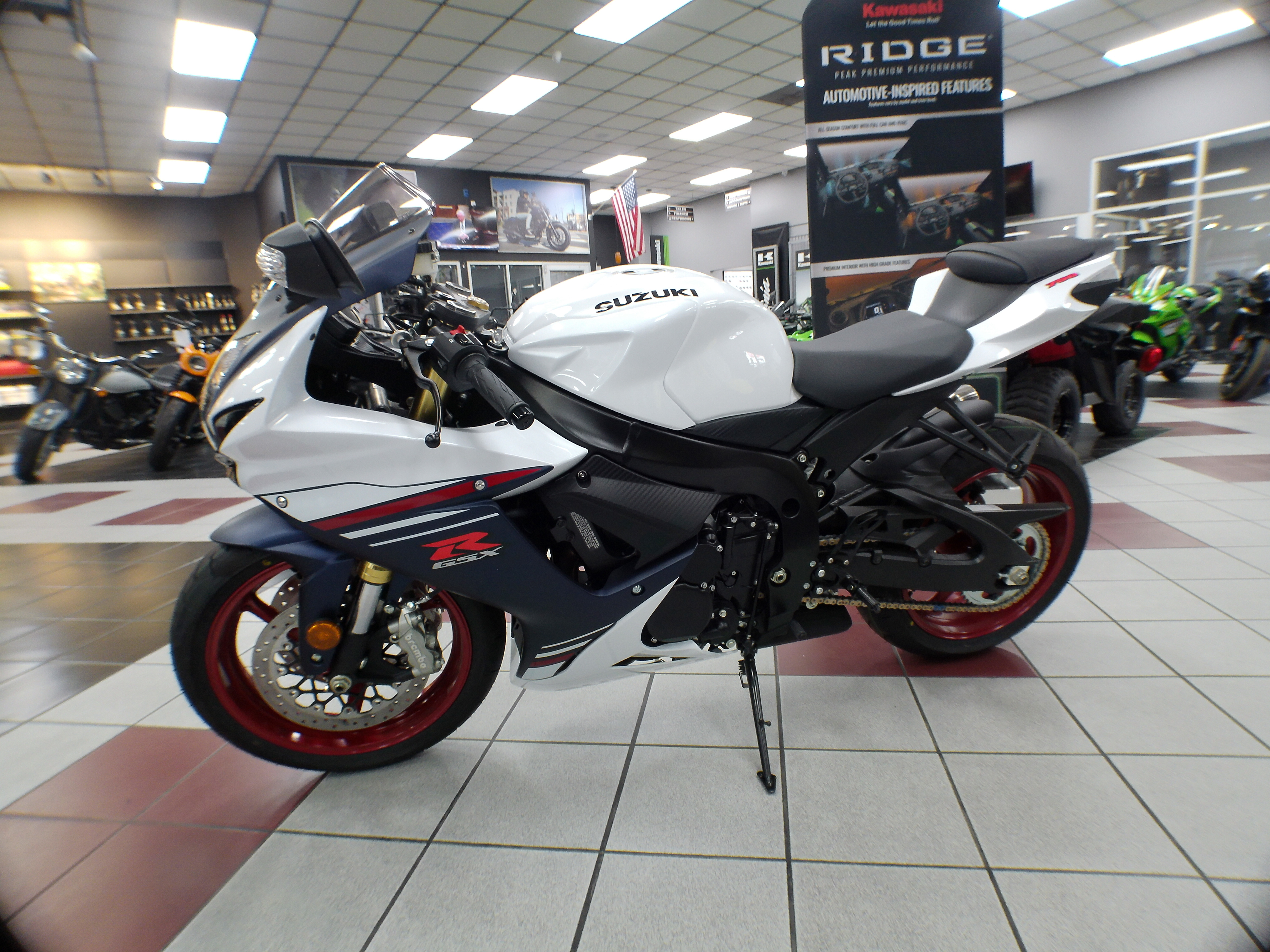2025 Suzuki GSX-R 750 - Photo 16