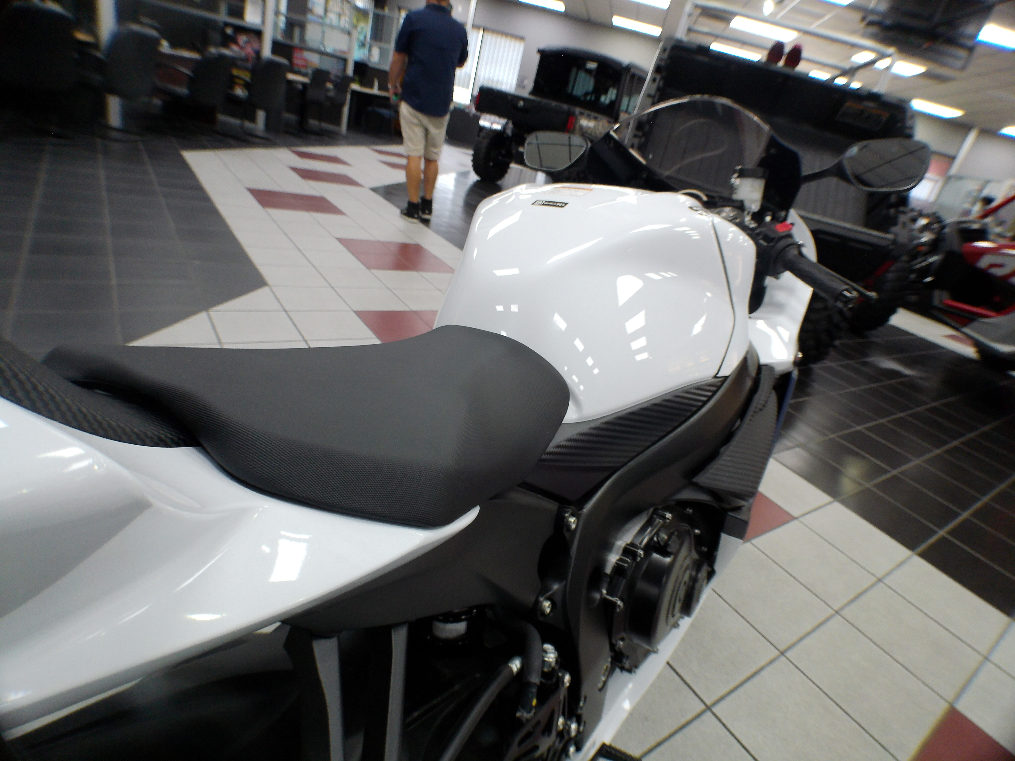 2025 Suzuki GSX-R 750 - Photo 12