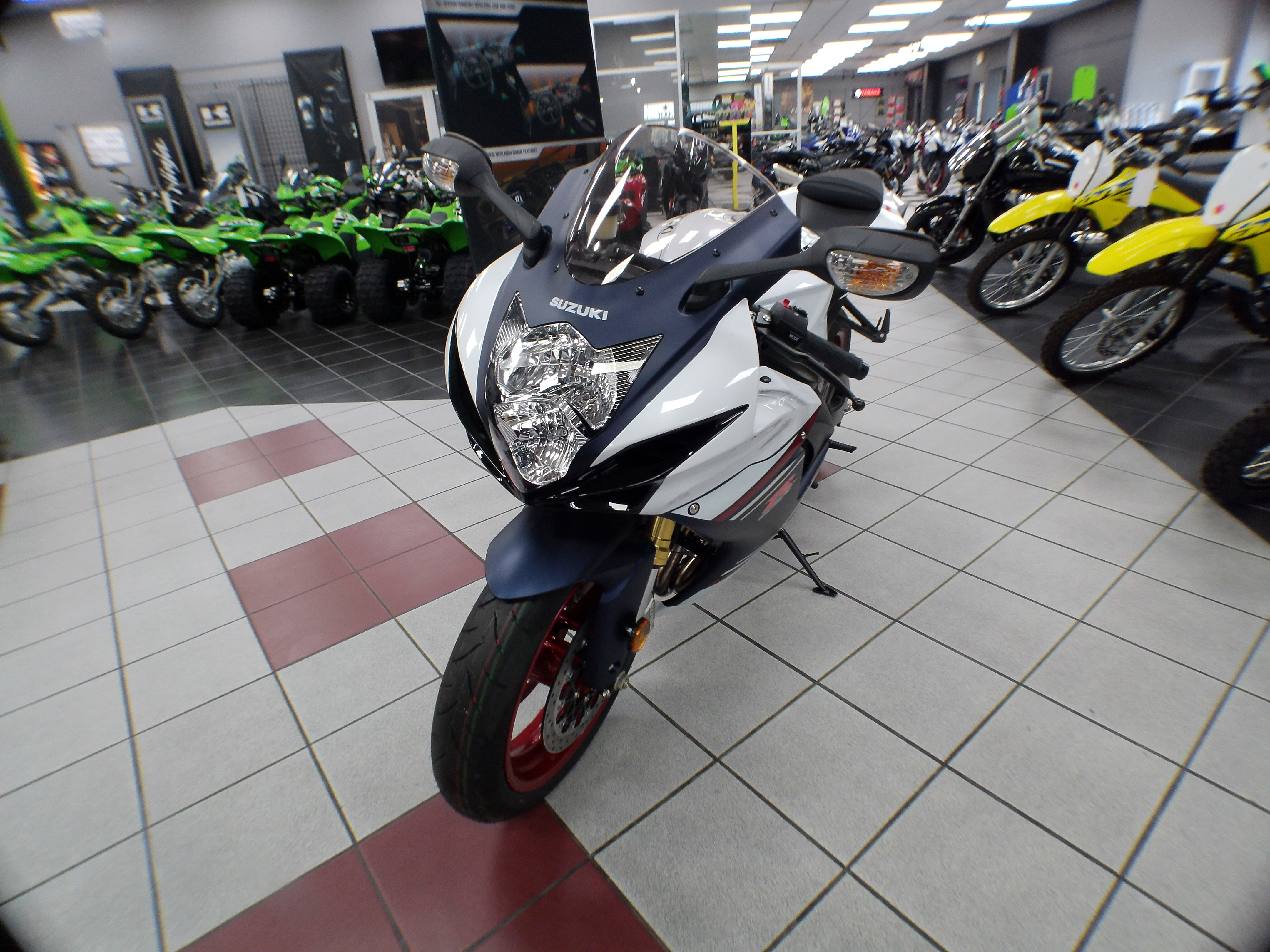 2025 Suzuki GSX-R 750 - Photo 4
