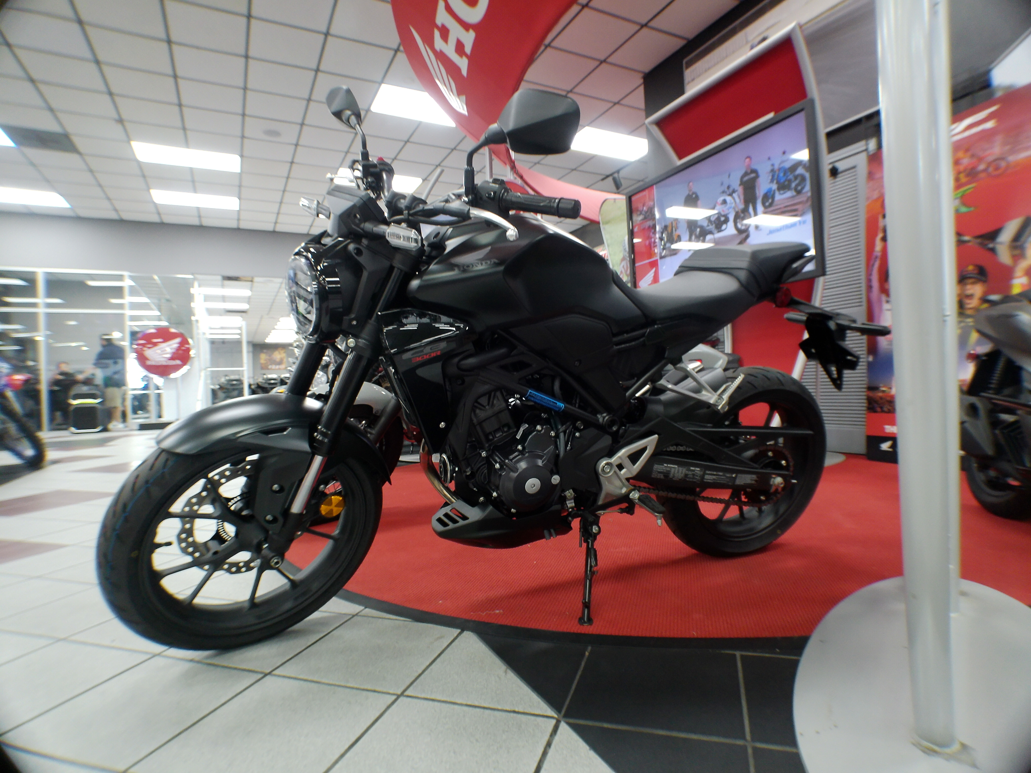 2025 Honda CB300R ABS - Photo 2