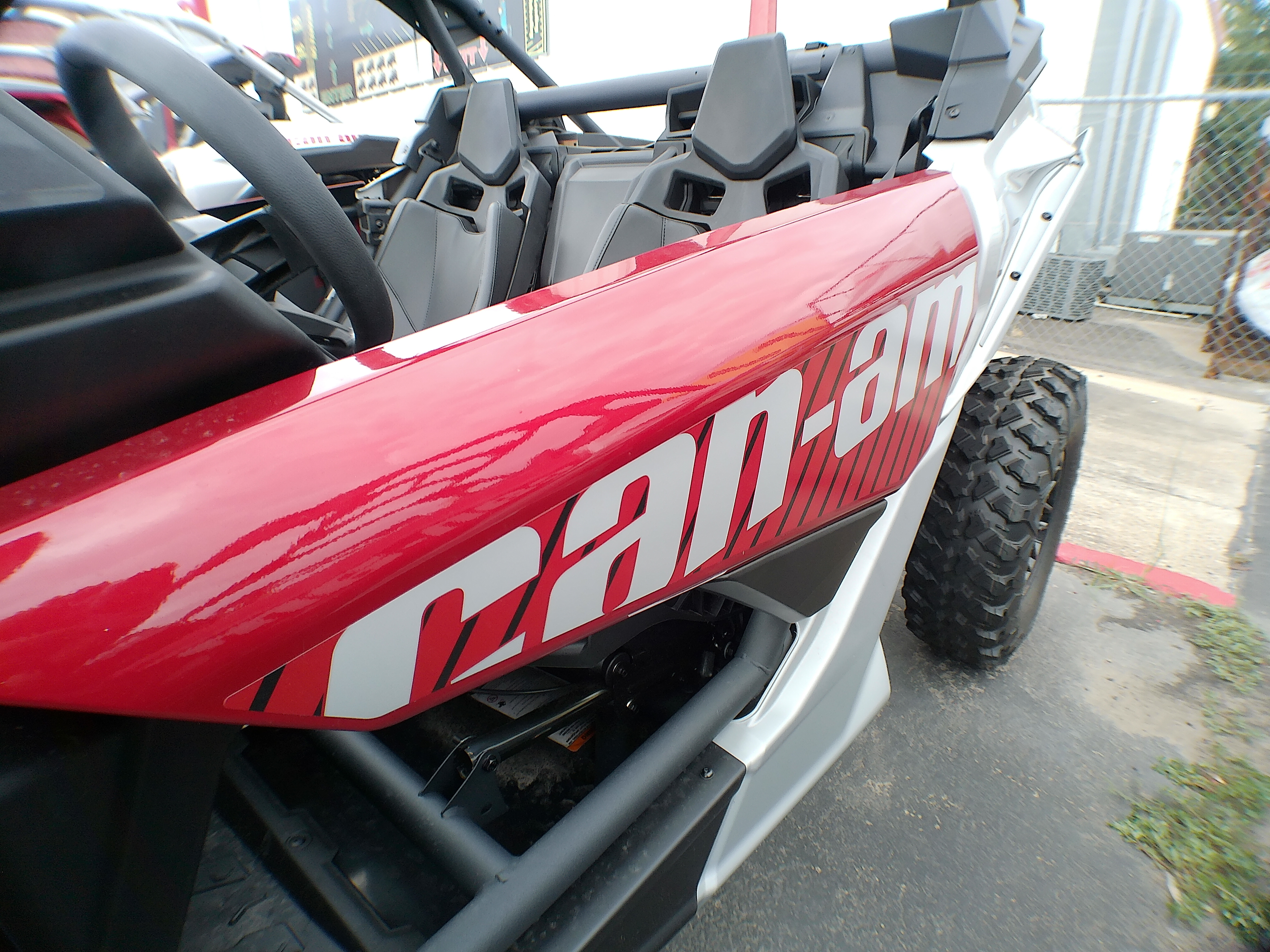 2025 Can-Am SSV MAV DS 64 TURBRR RD 25 DS TURBO RR - Photo 8