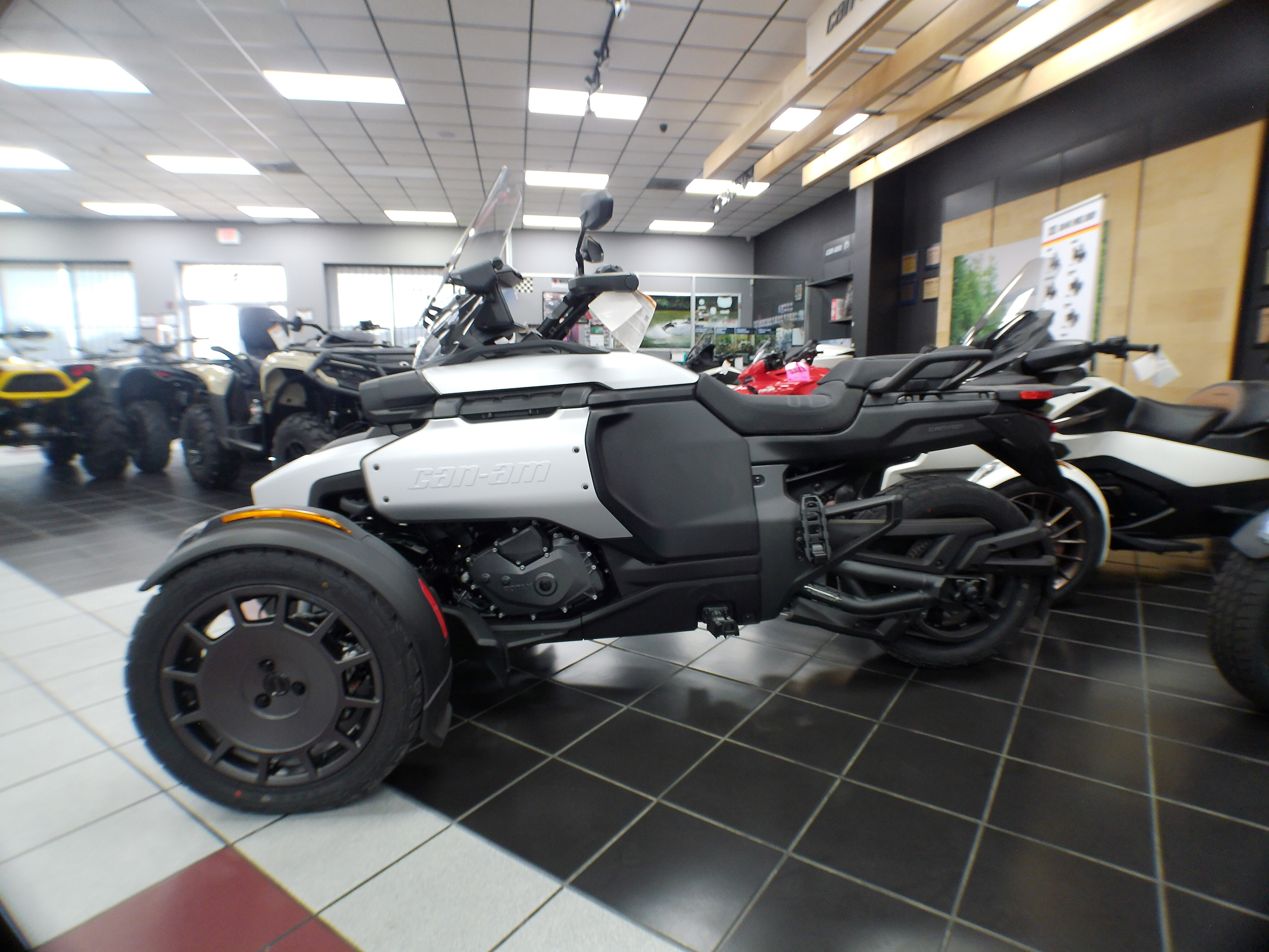 2025 Can-Am RD CANYON SE6 - Photo 6
