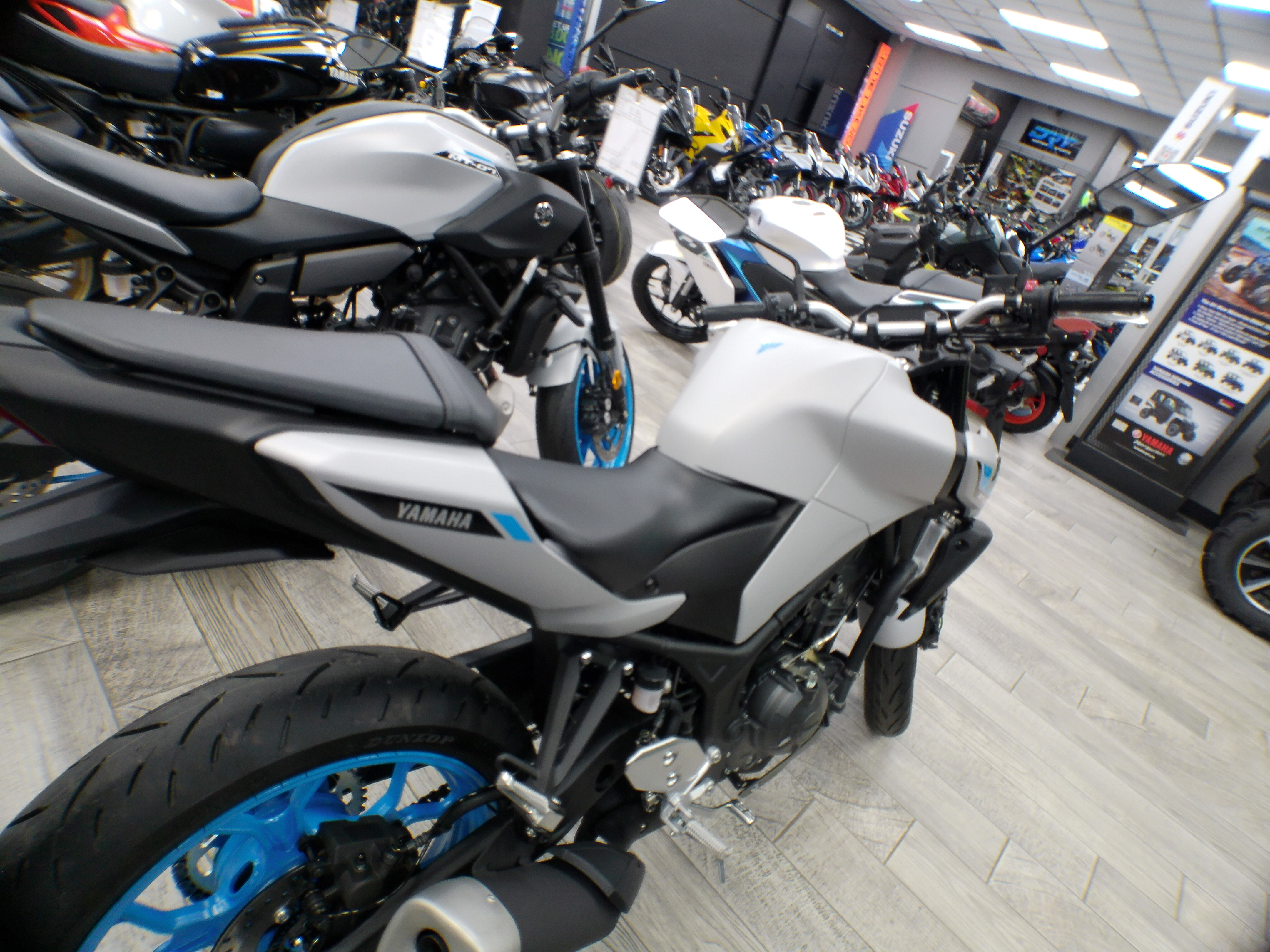 2025 Yamaha MT-03 - Photo 5