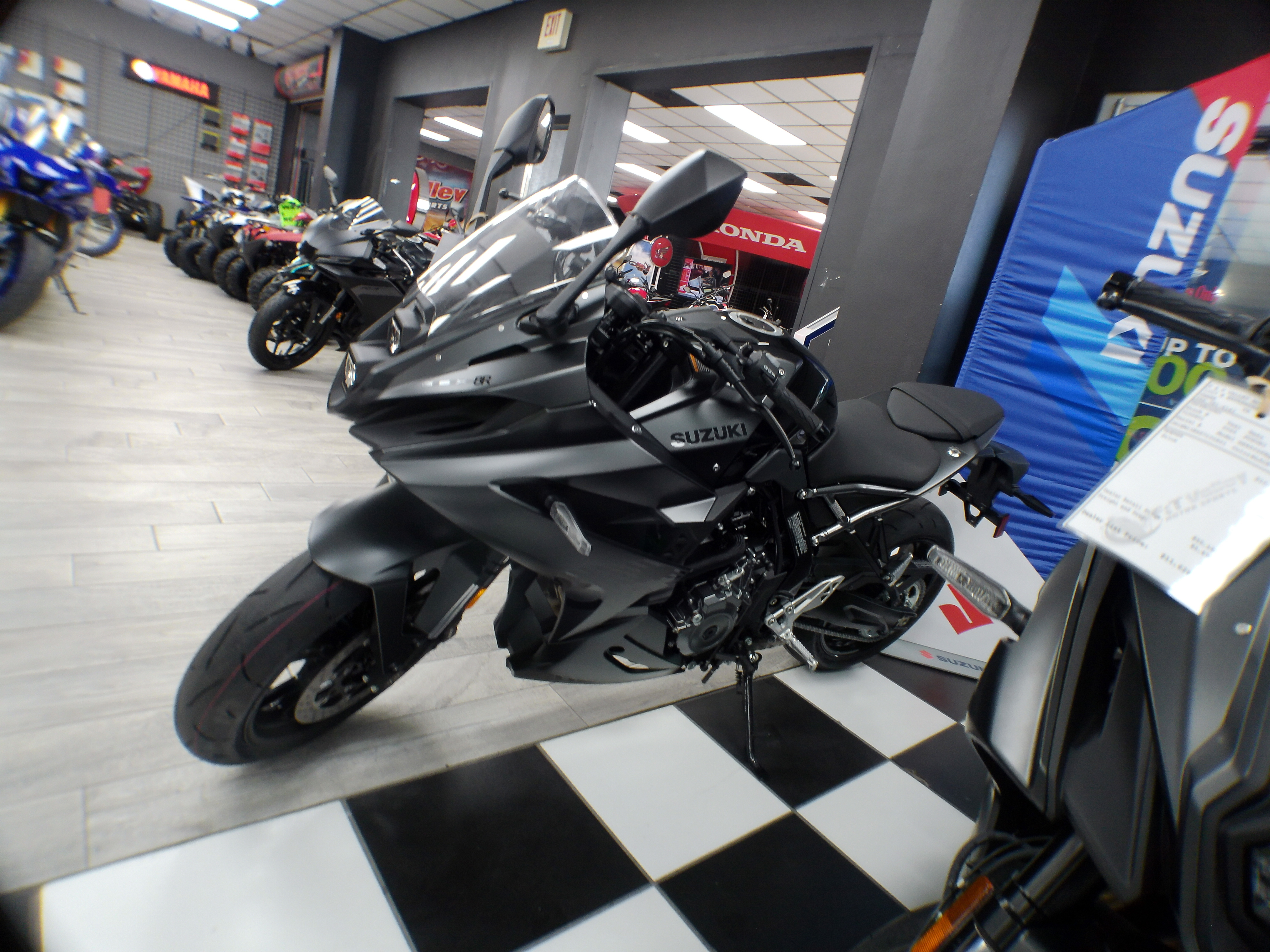 2025 Suzuki GSX-S 8R - Photo 7