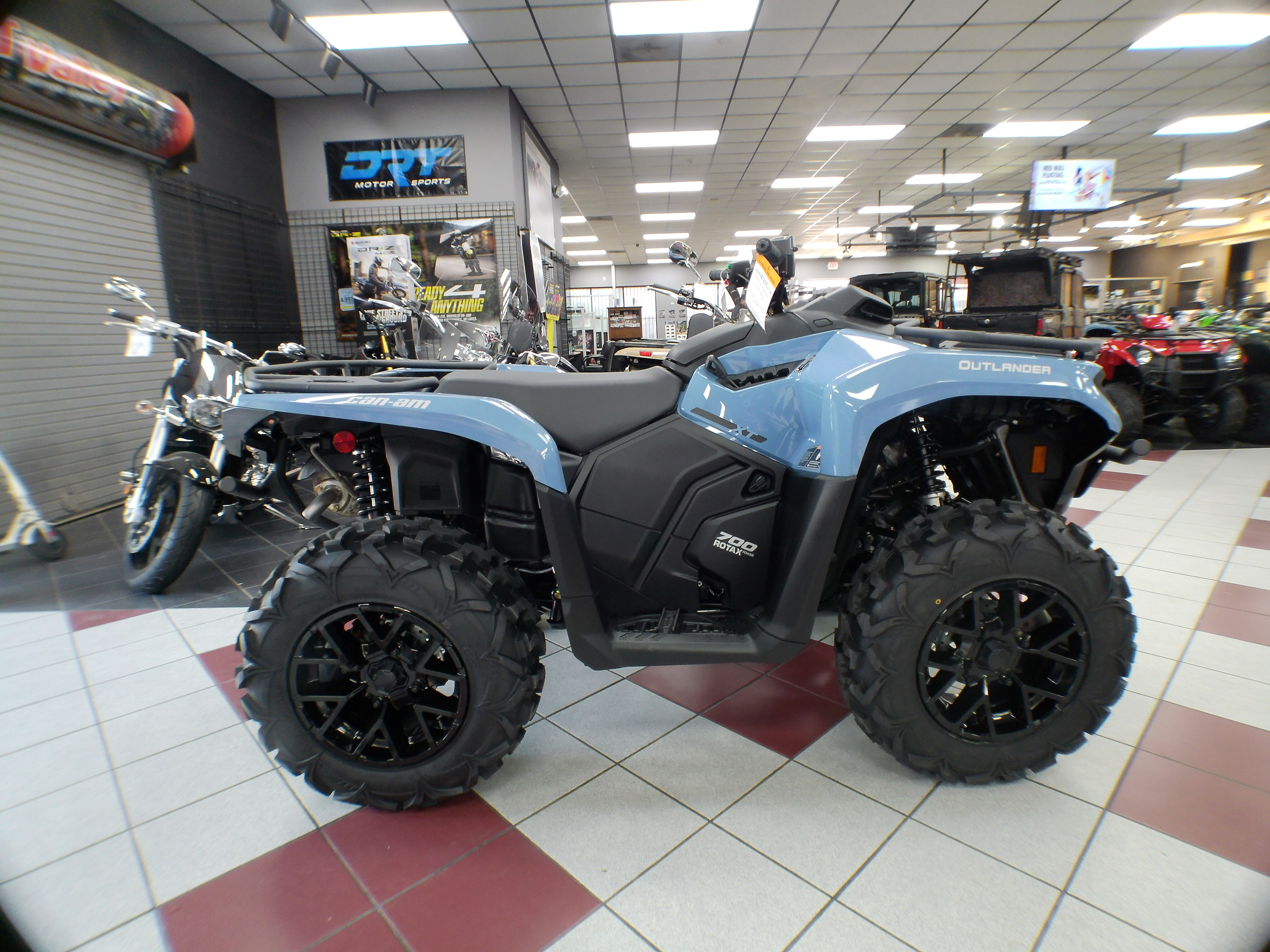 2025 Can-Am ATV OUTL XT 700 BE 25