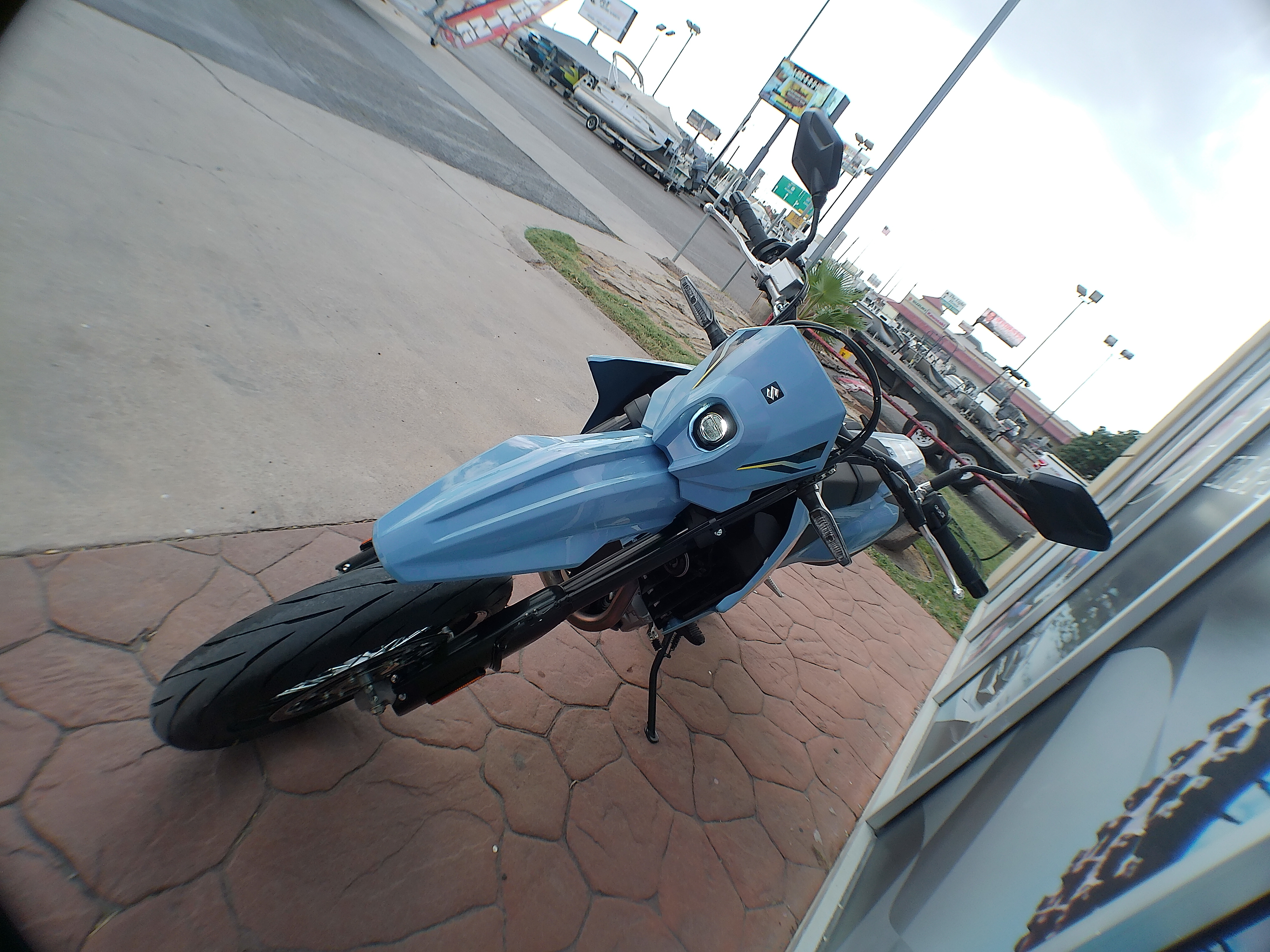 2025 Suzuki DR-Z 4SM - Photo 2