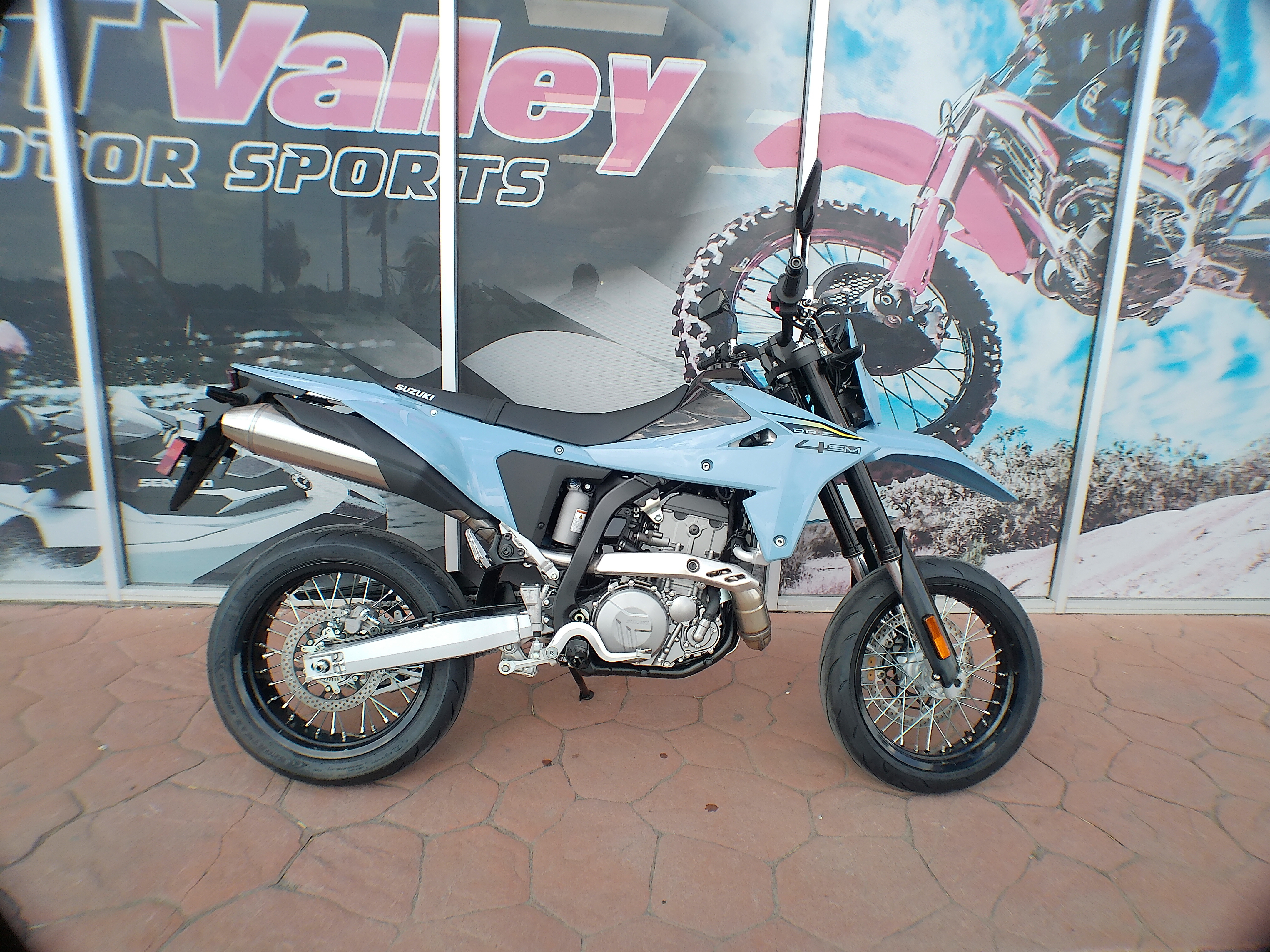 2025 Suzuki DR-Z 4SM - Photo 3