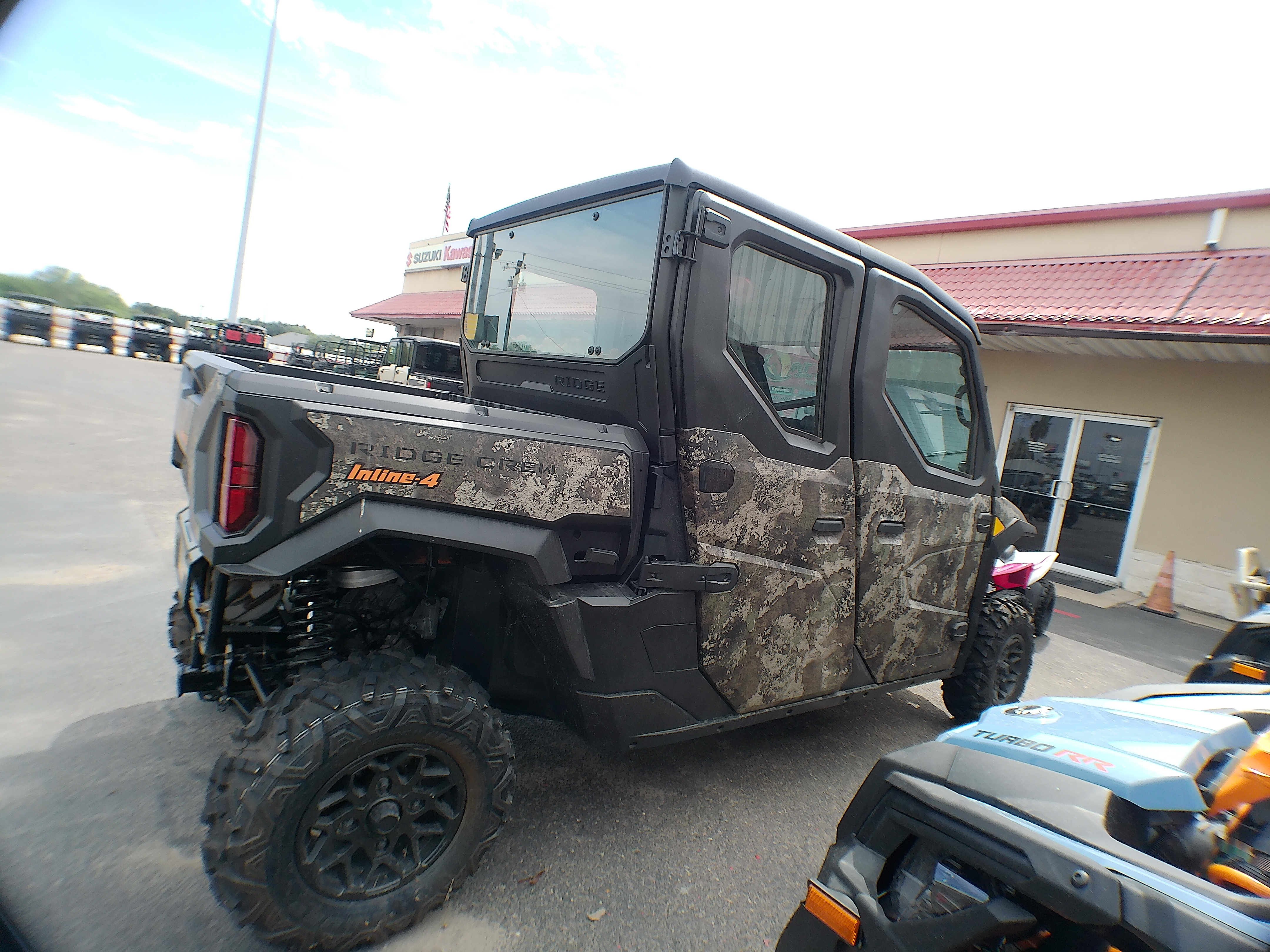 2025 Kawasaki RIDGE® CREW HVAC - Photo 2