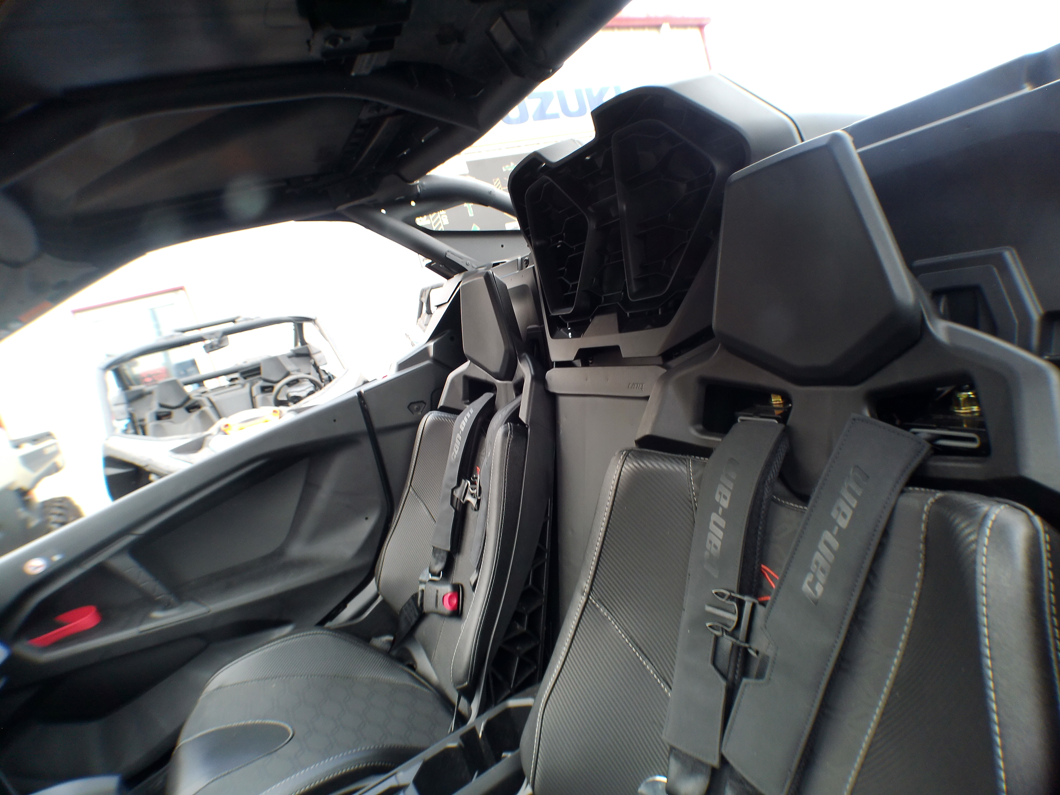 2025 Can-Am SSV MAV R X 999T RD 25 - Photo 6