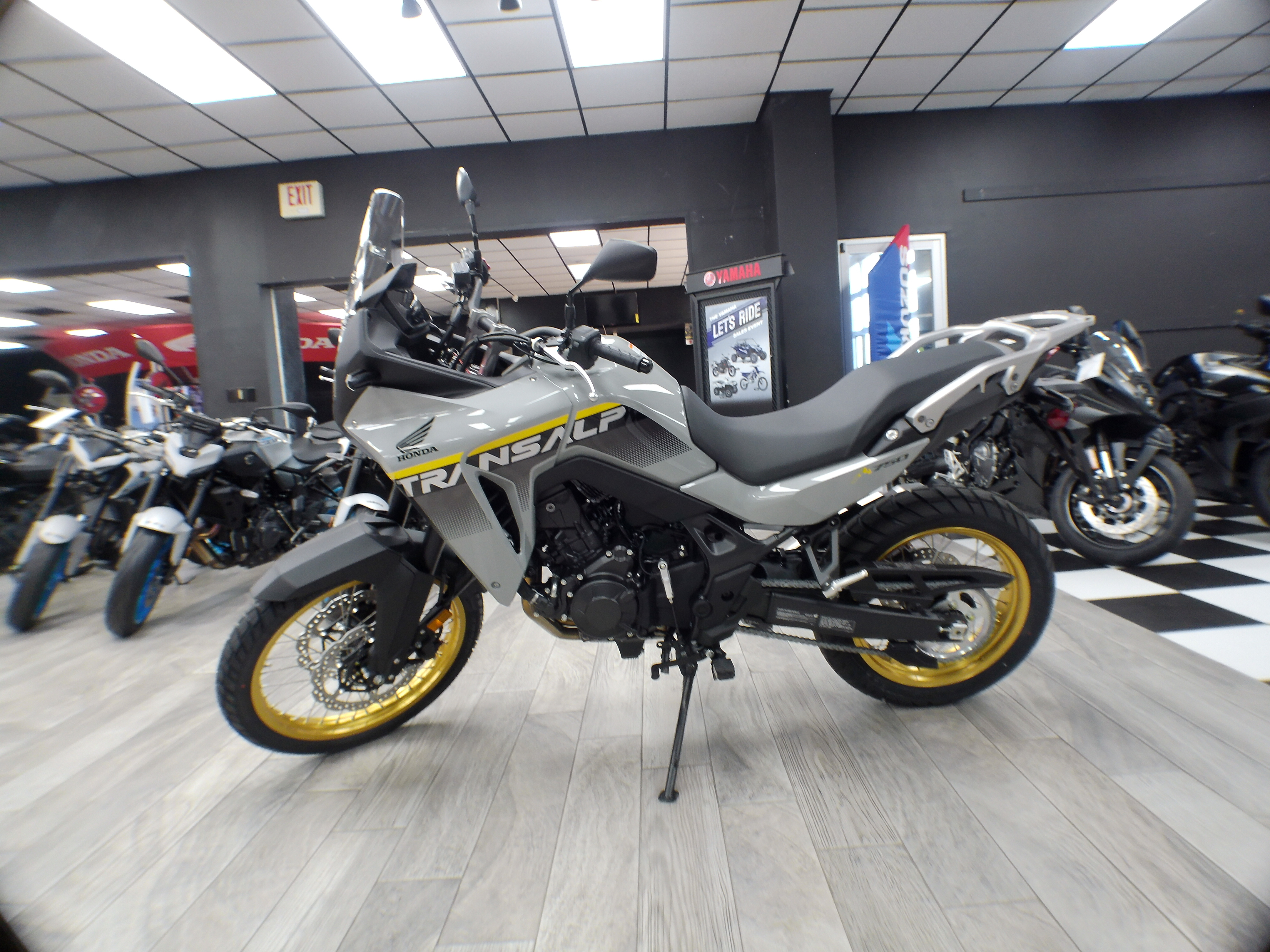 2025 Honda Transalp - Photo 4