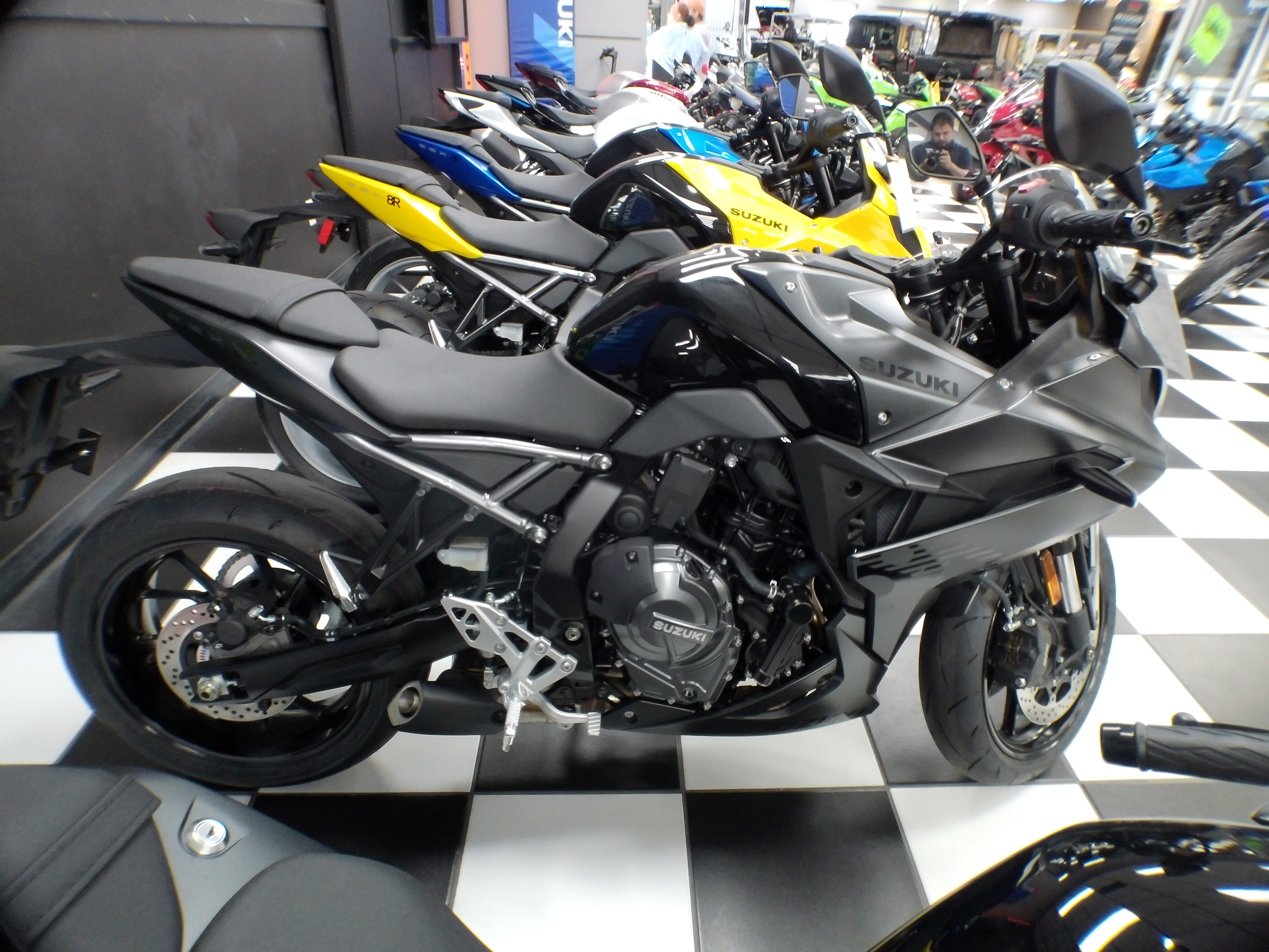 2025 Suzuki GSX-S 8R