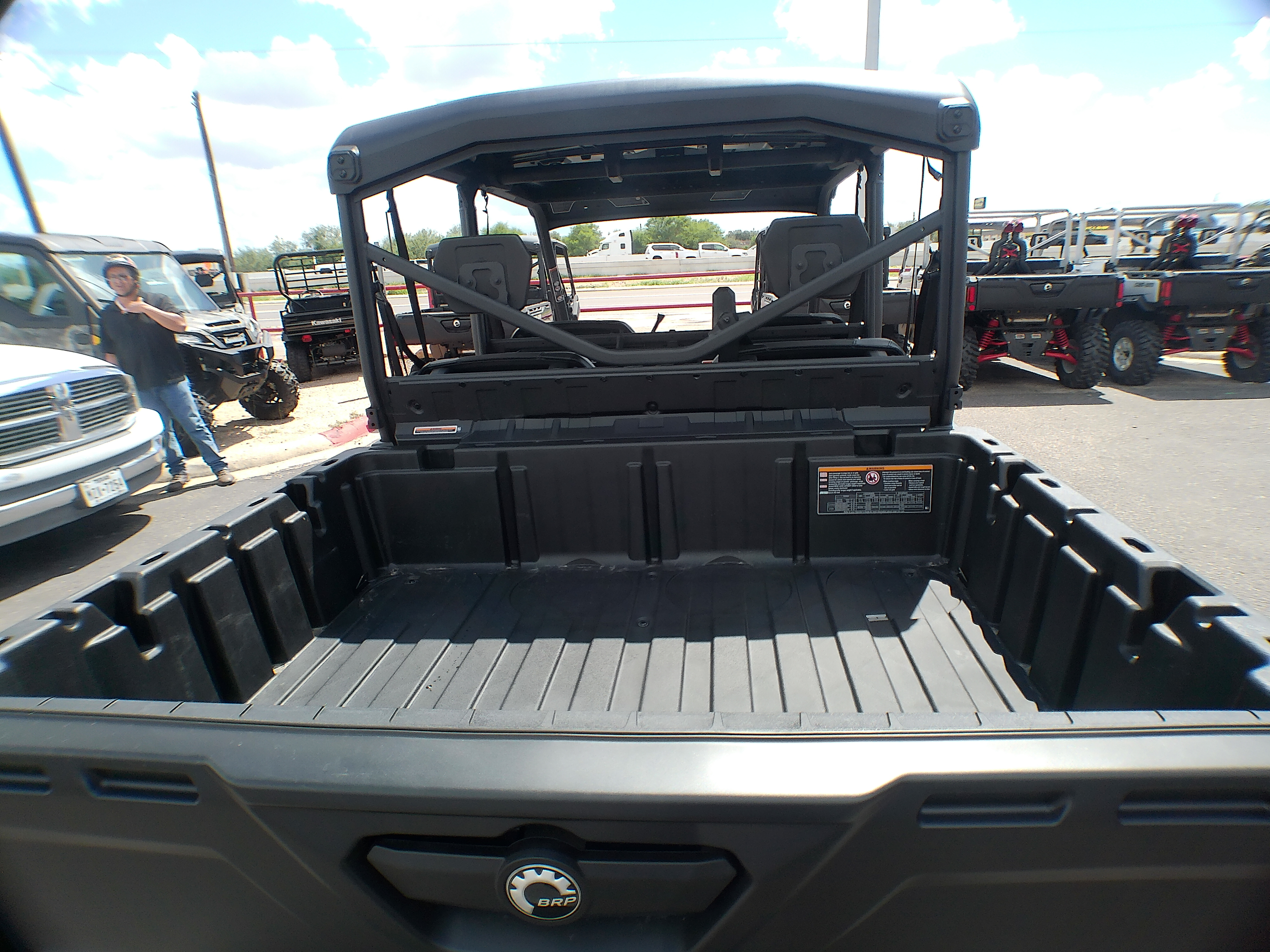 2025 Can-Am SSV DEF MAX XT 62 HD9 BE 25 - Photo 4