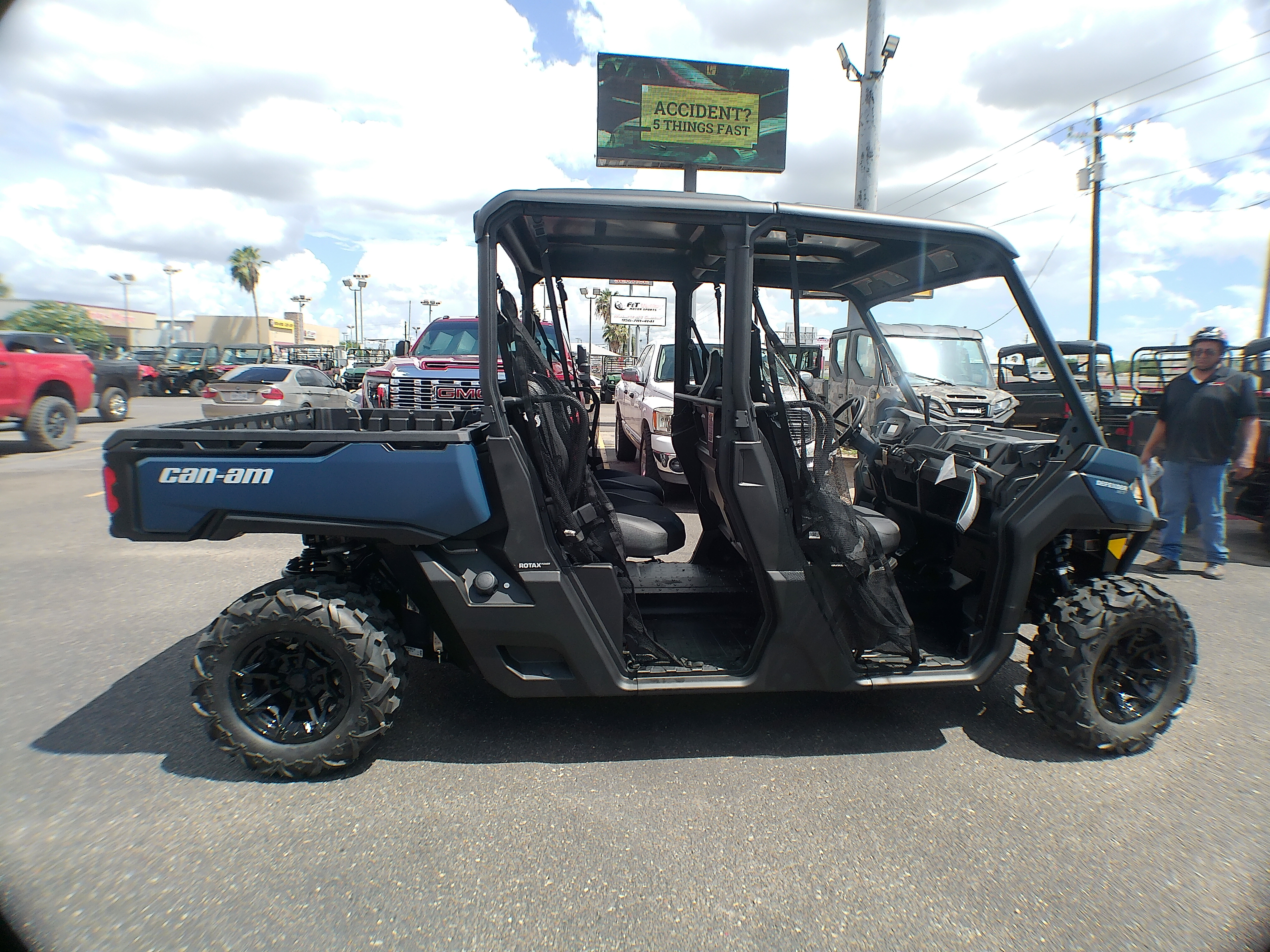 2025 Can-Am SSV DEF MAX XT 62 HD9 BE 25 - Photo 5