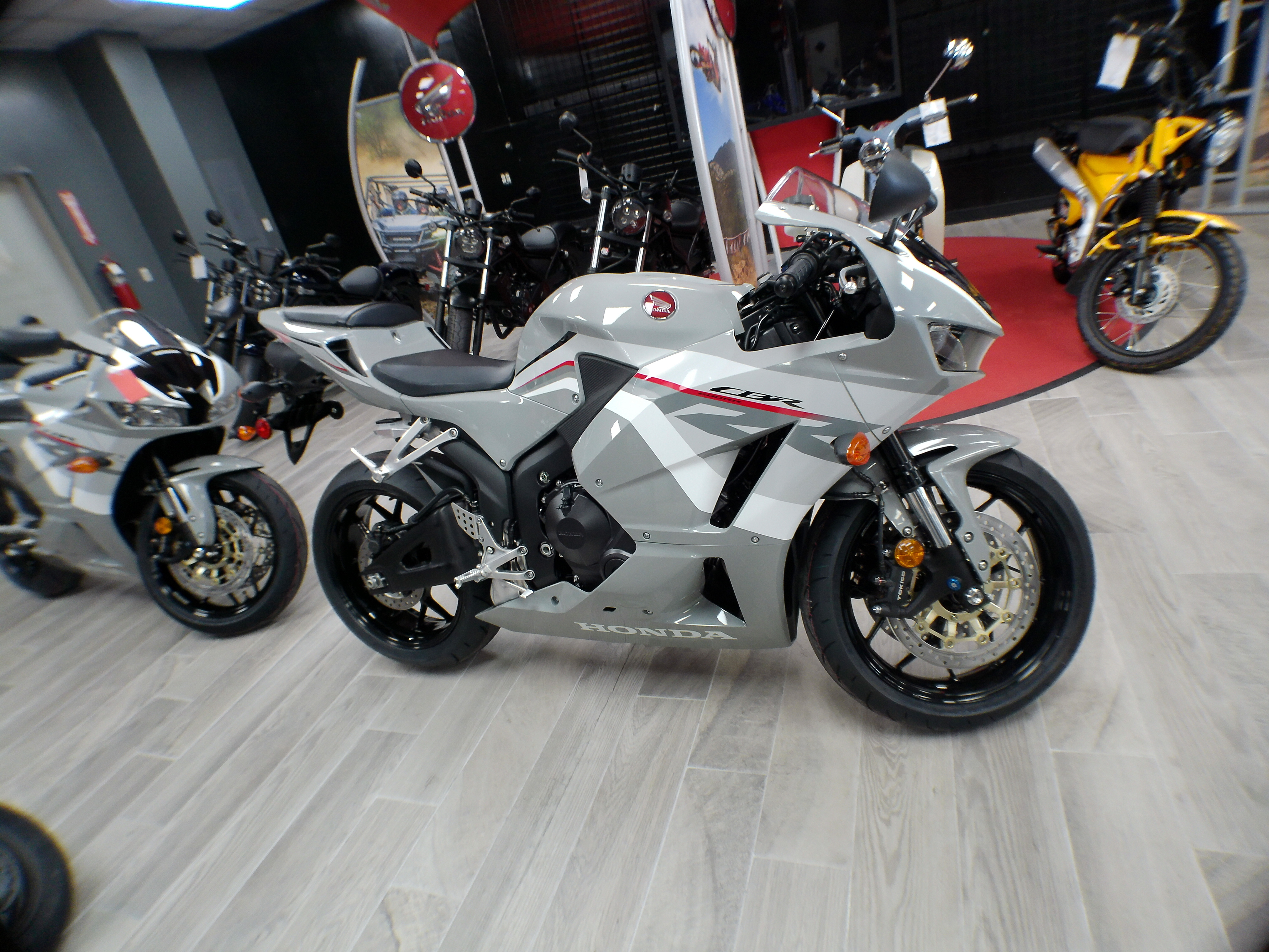 2026 Honda CBR600RR - Photo 7