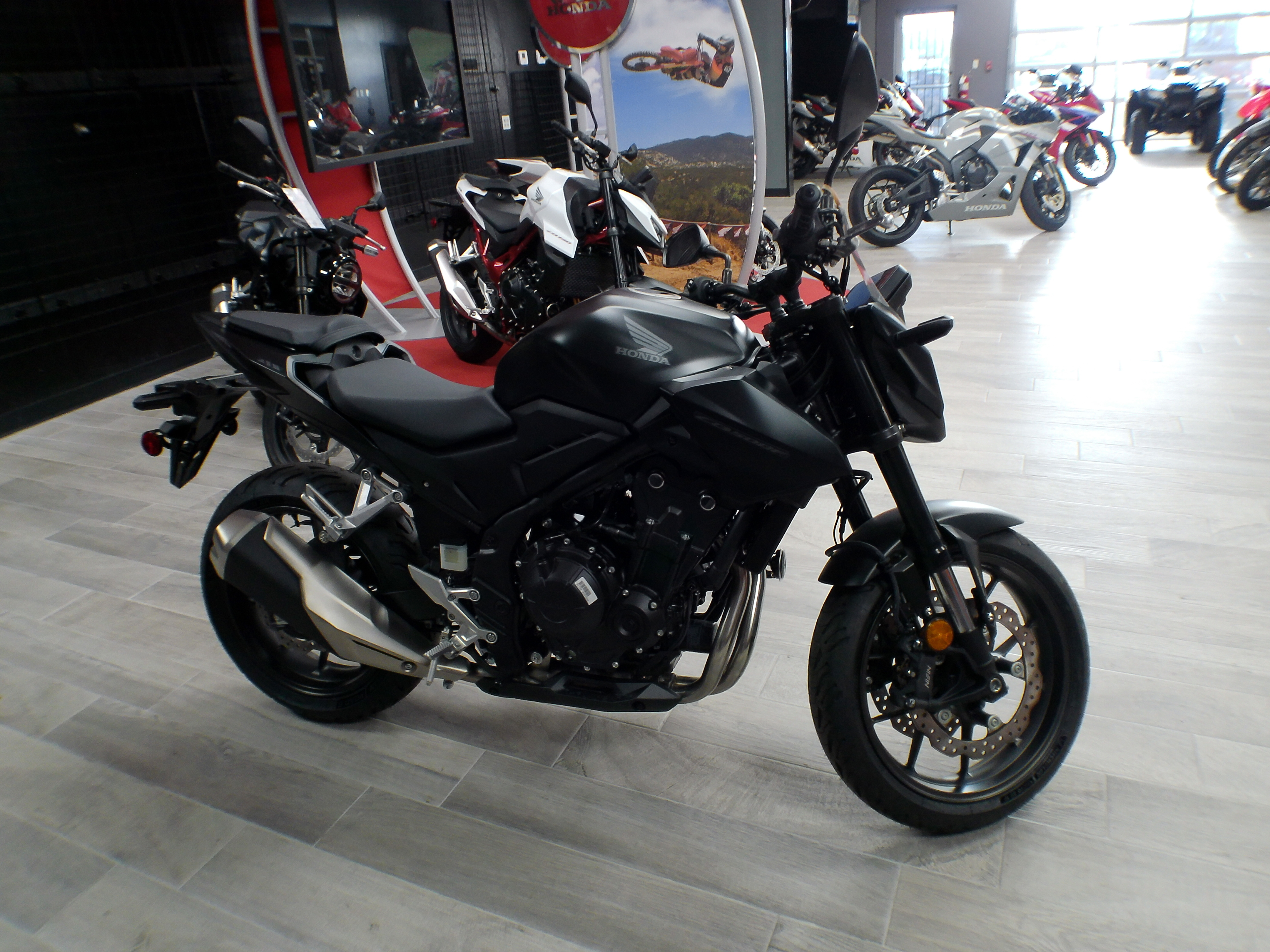 2025 Honda CB500F ABS - Photo 2