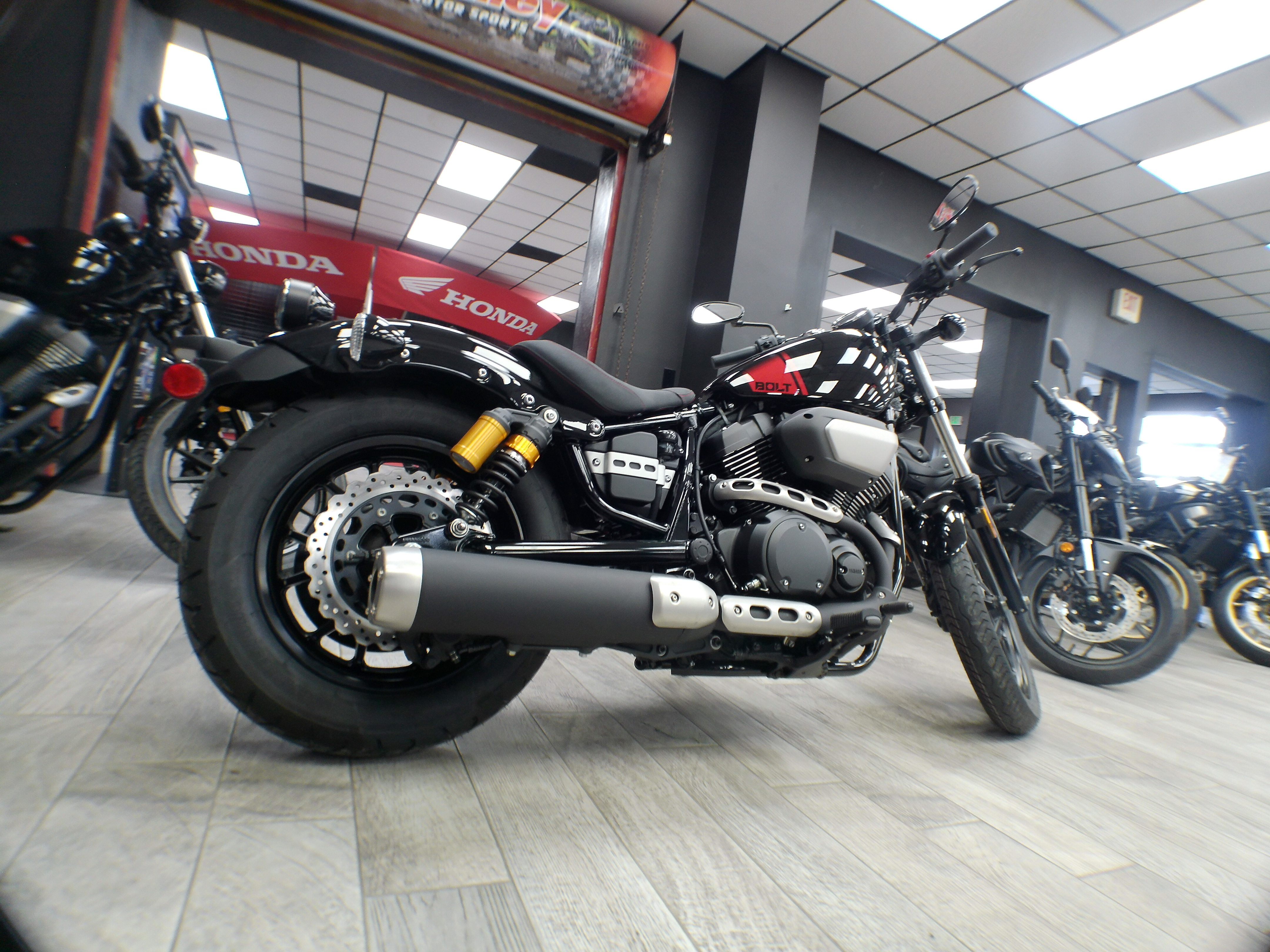 2025 Yamaha Bolt R-Spec - Photo 7