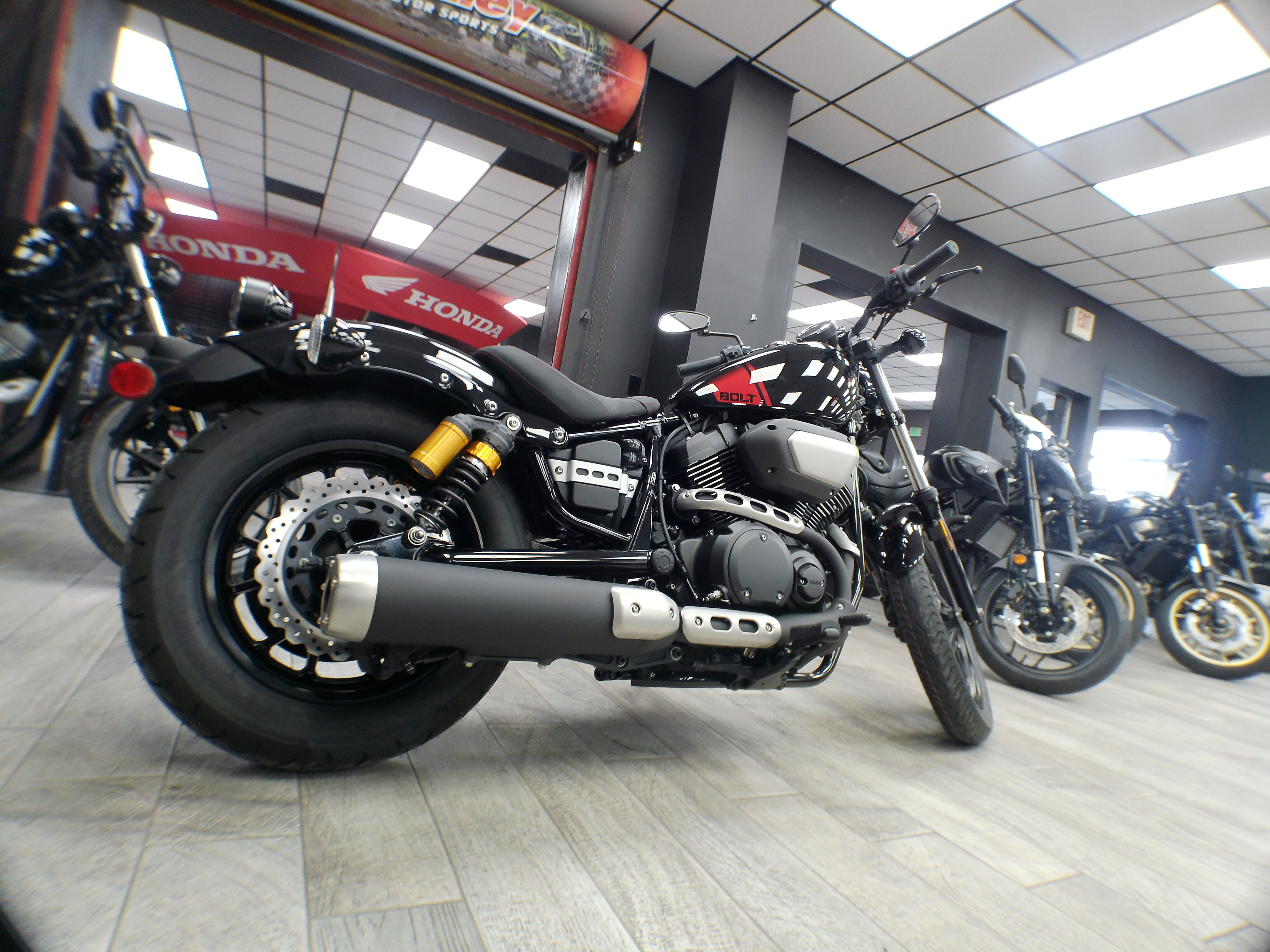 2025 Yamaha Bolt R-Spec - Photo 8
