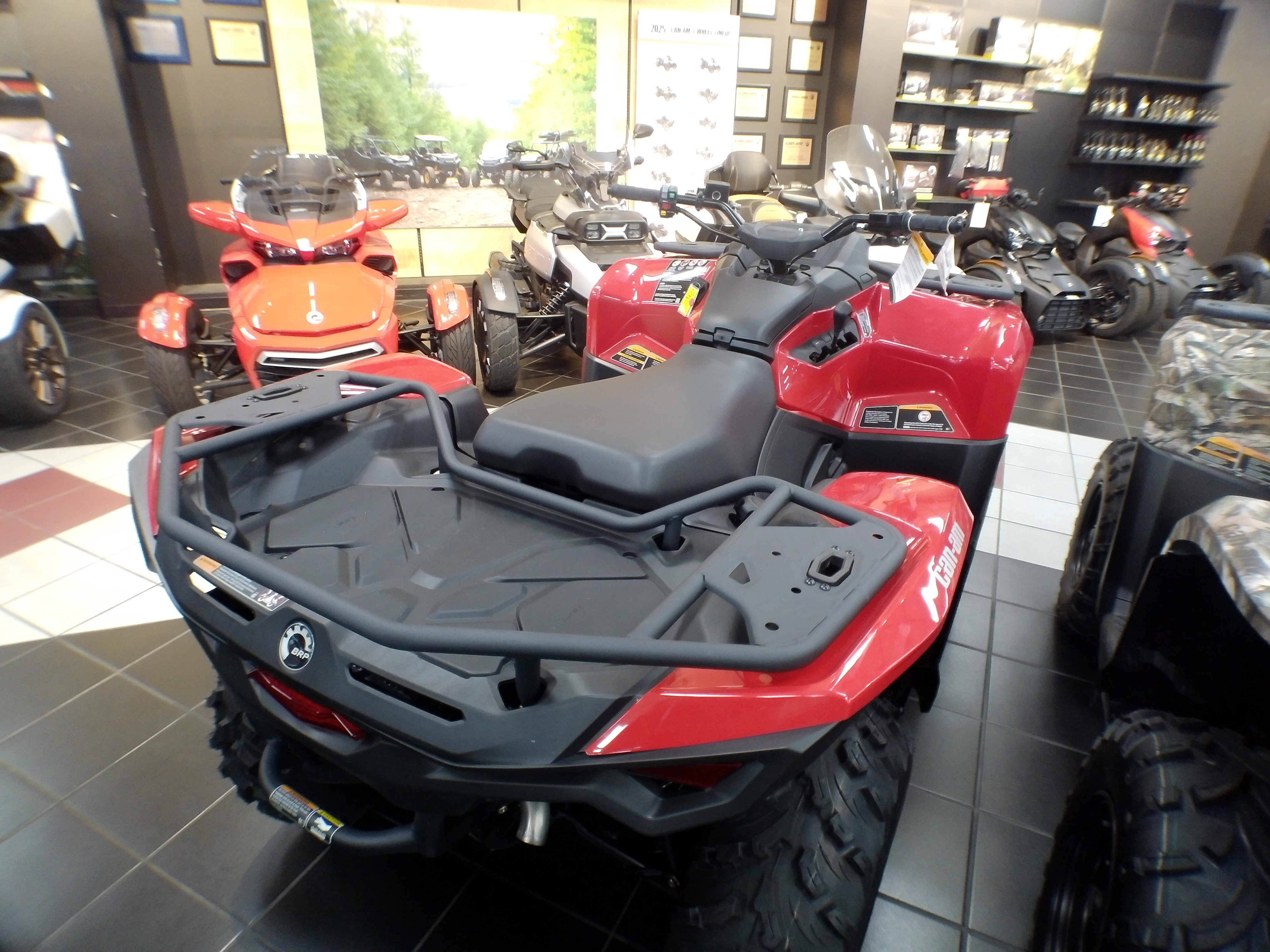2025 Can-Am ATV OUTL 2X4 500 RD 25 - Photo 5