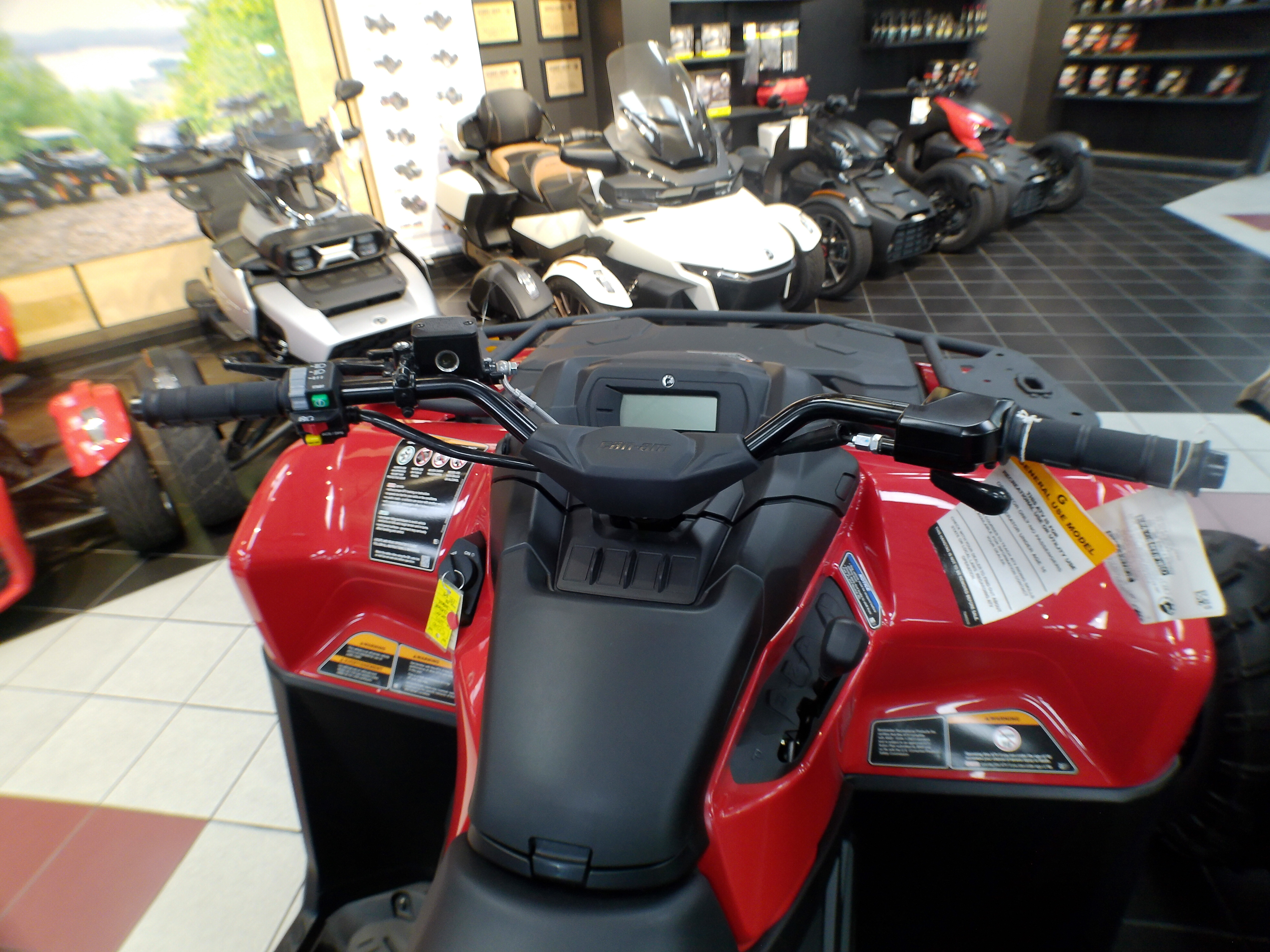 2025 Can-Am ATV OUTL 2X4 500 RD 25 - Photo 3