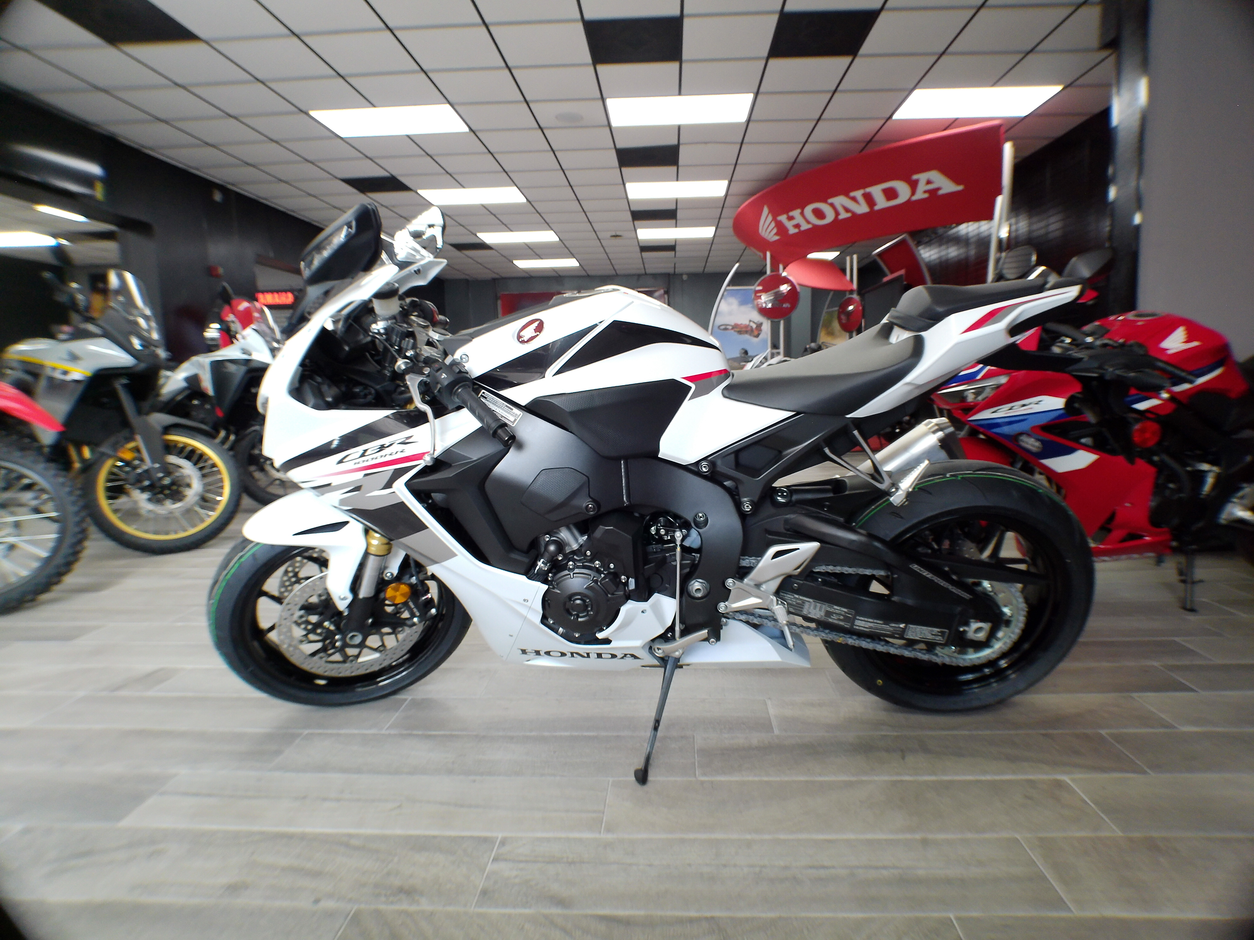 2026 Honda CBR1000RR - Photo 4