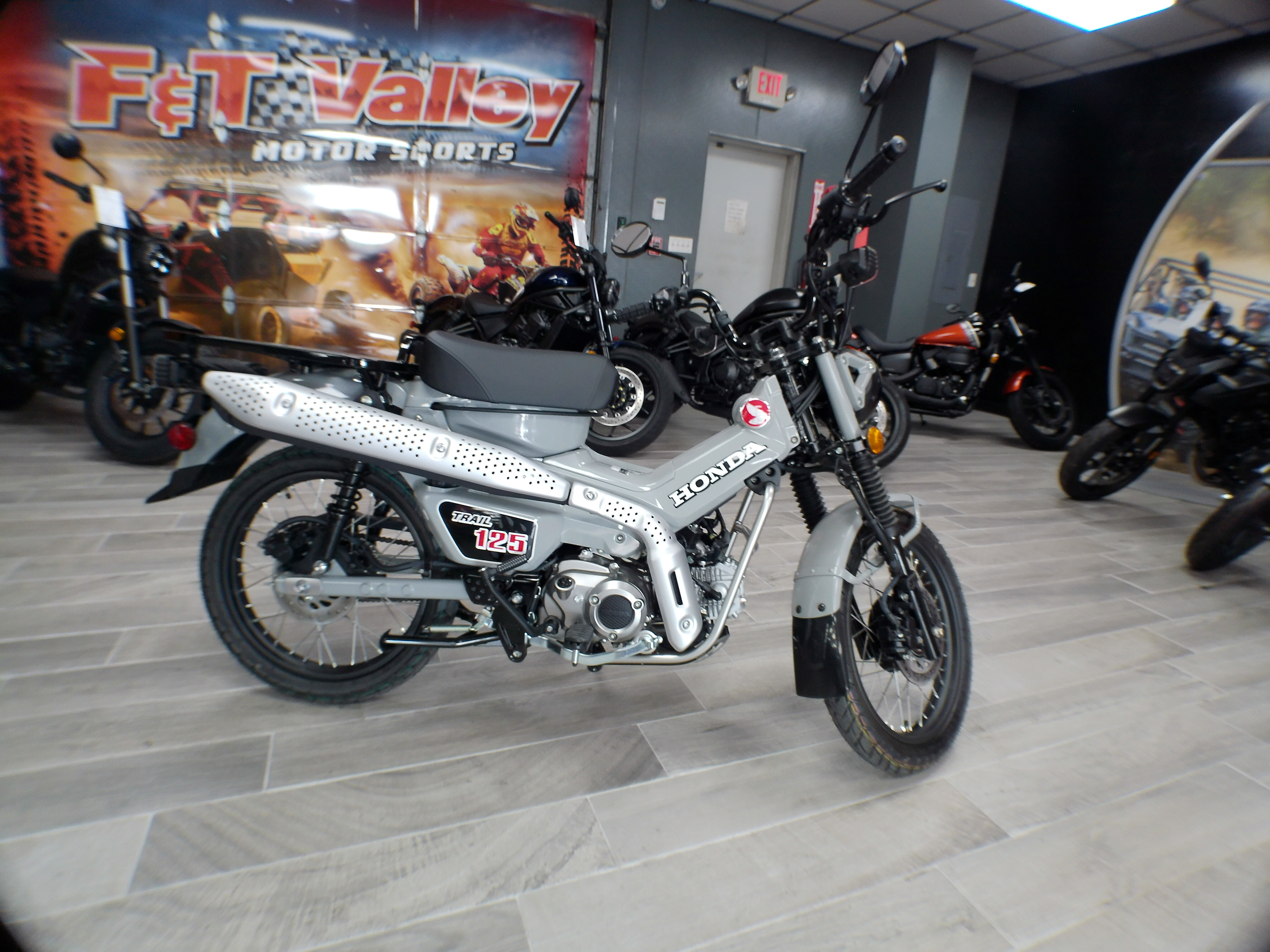 2025 Honda Trail 125 - Photo 6