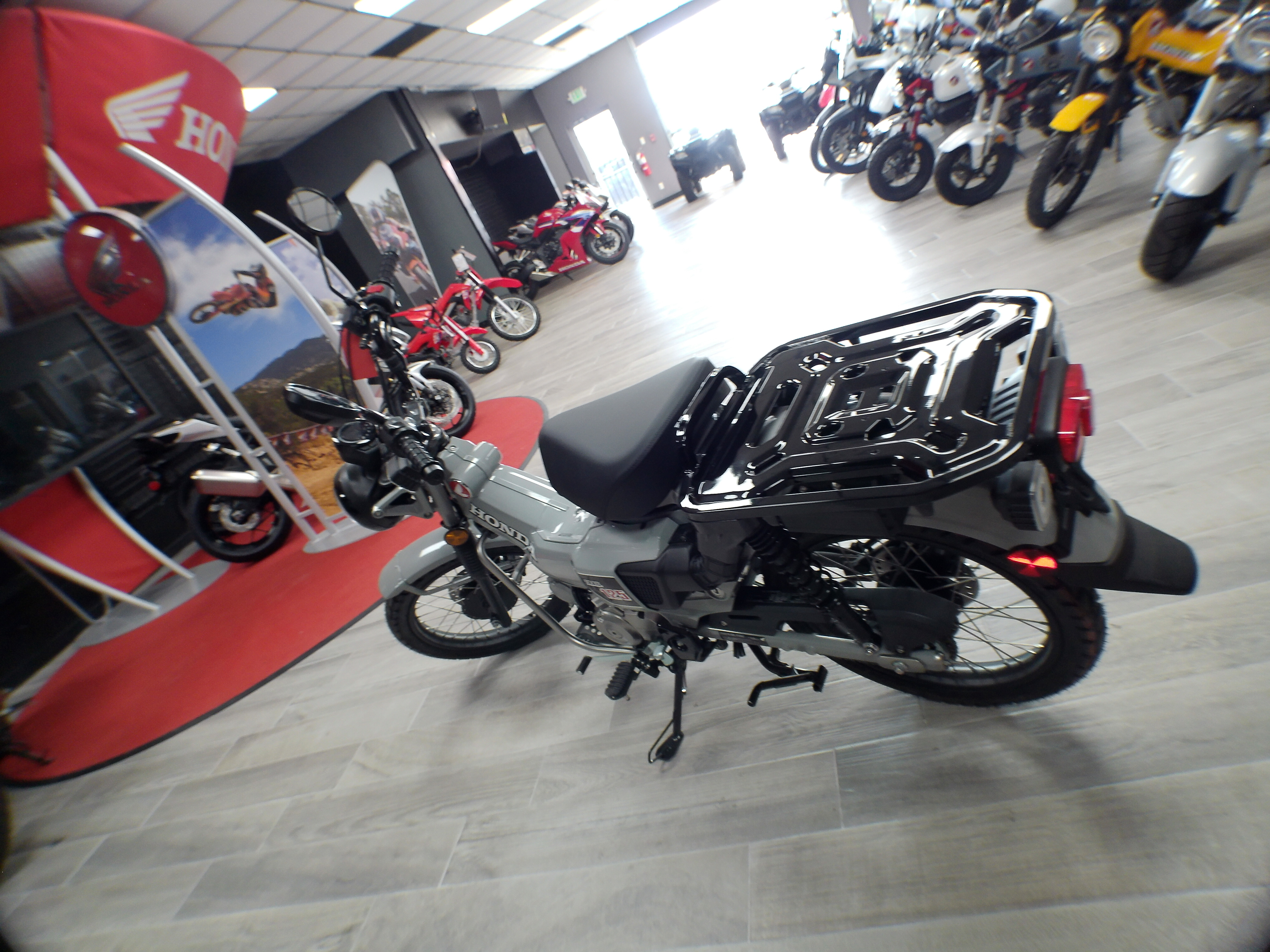 2025 Honda Trail 125 - Photo 5