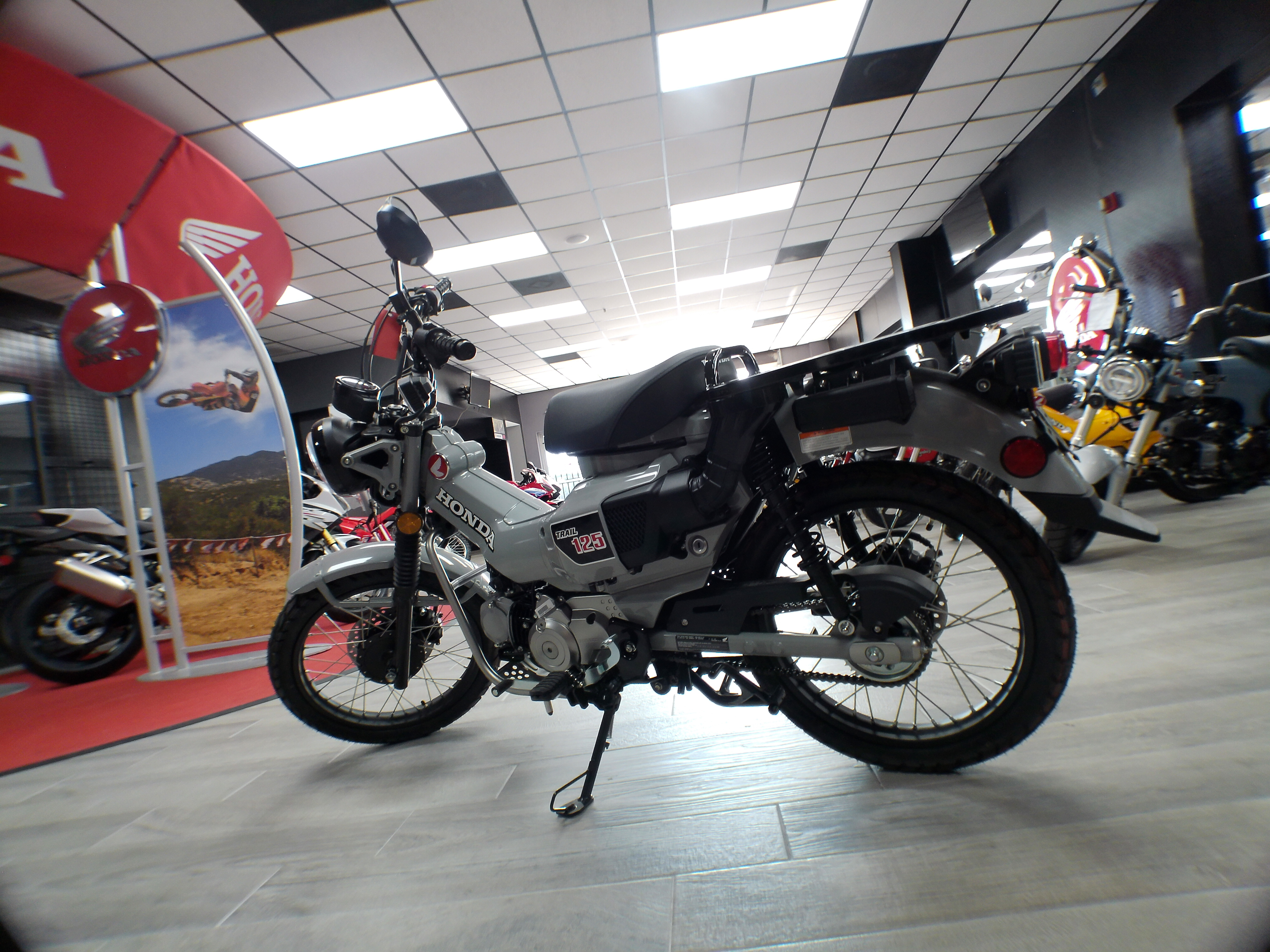 2025 Honda Trail 125 - Photo 8