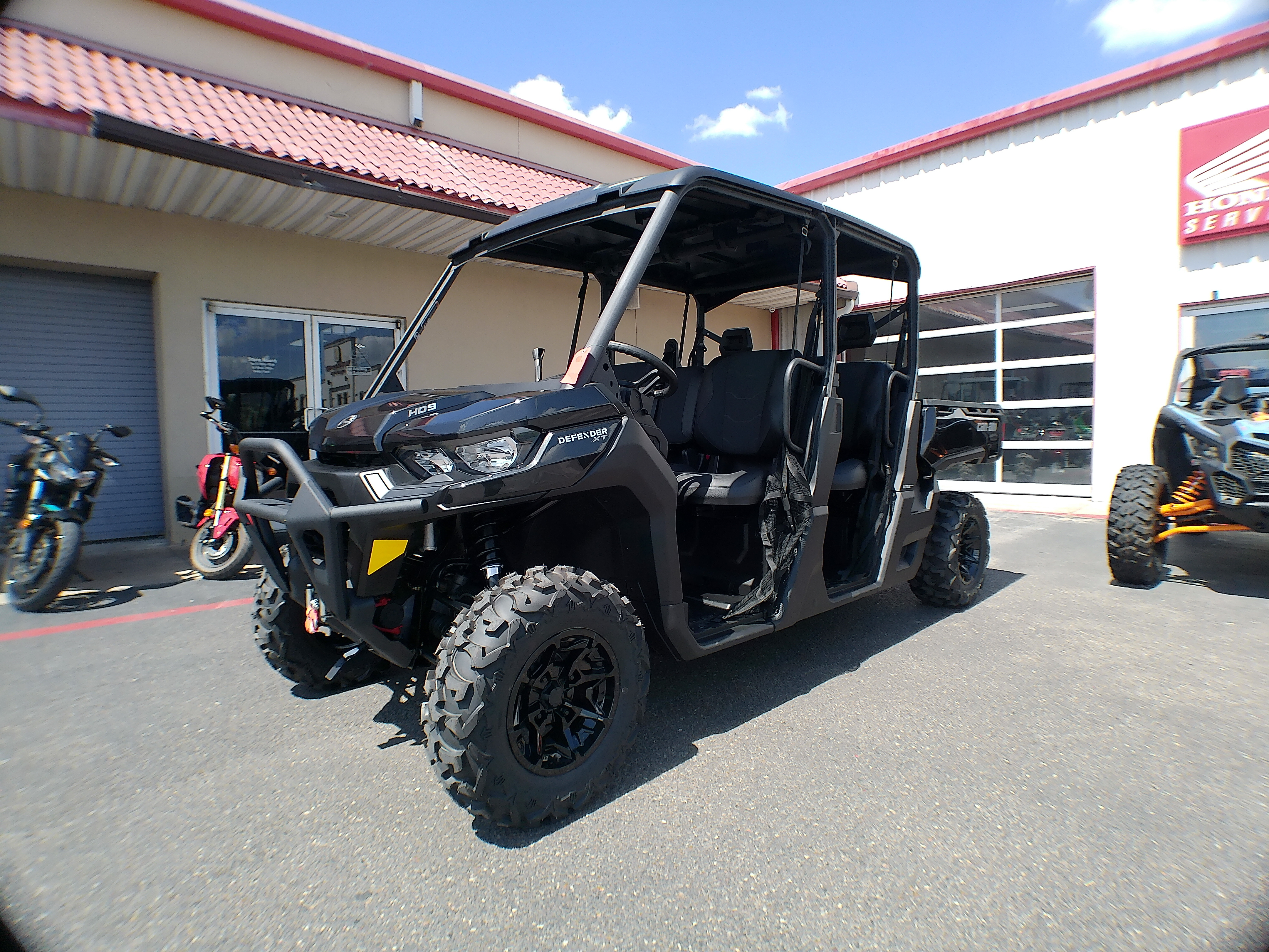 2025 Can-Am SSV DEF MAX XT 62 HD9 BK 25 - Photo 7