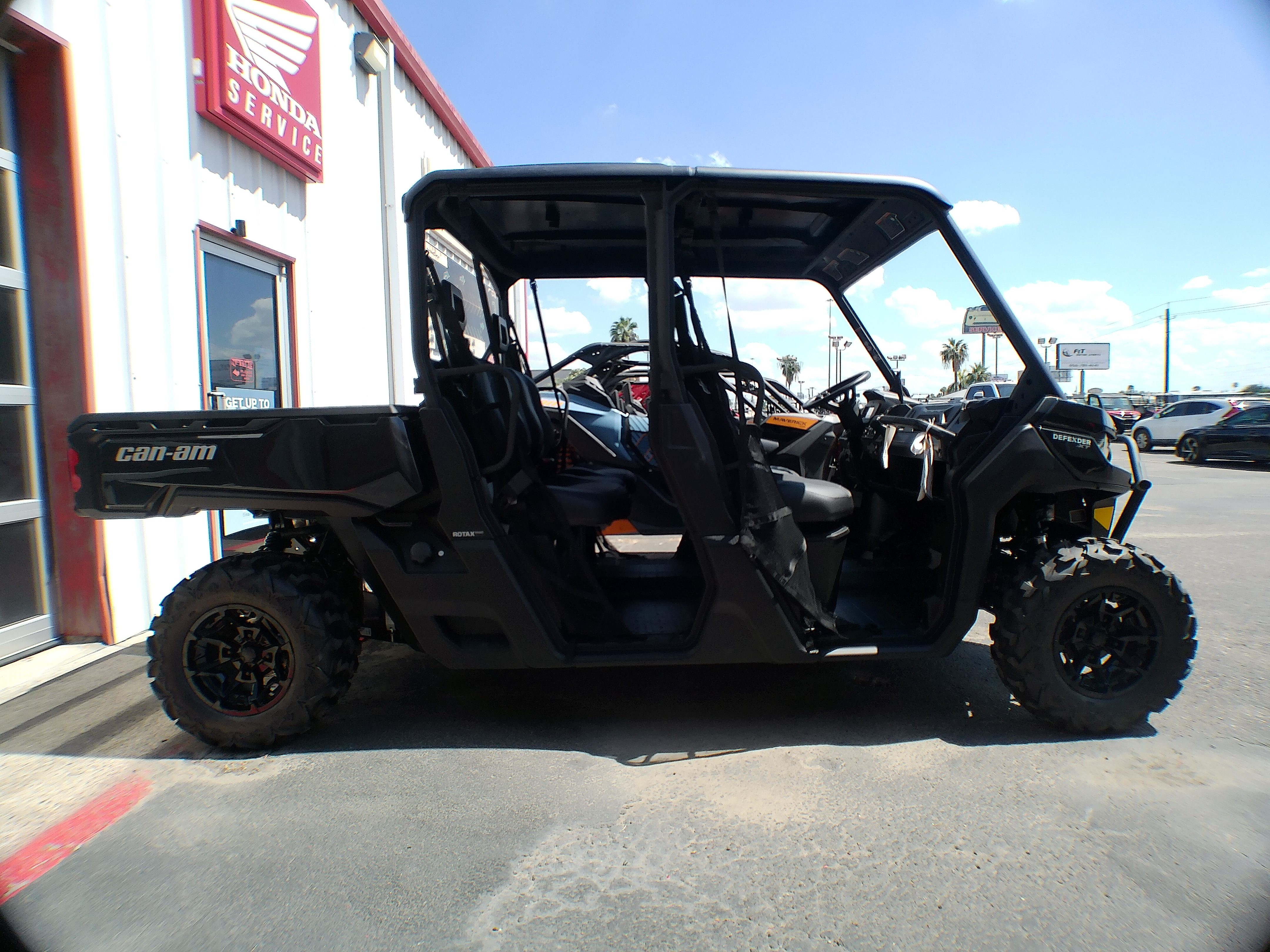 2025 Can-Am SSV DEF MAX XT 62 HD9 BK 25 - Photo 19