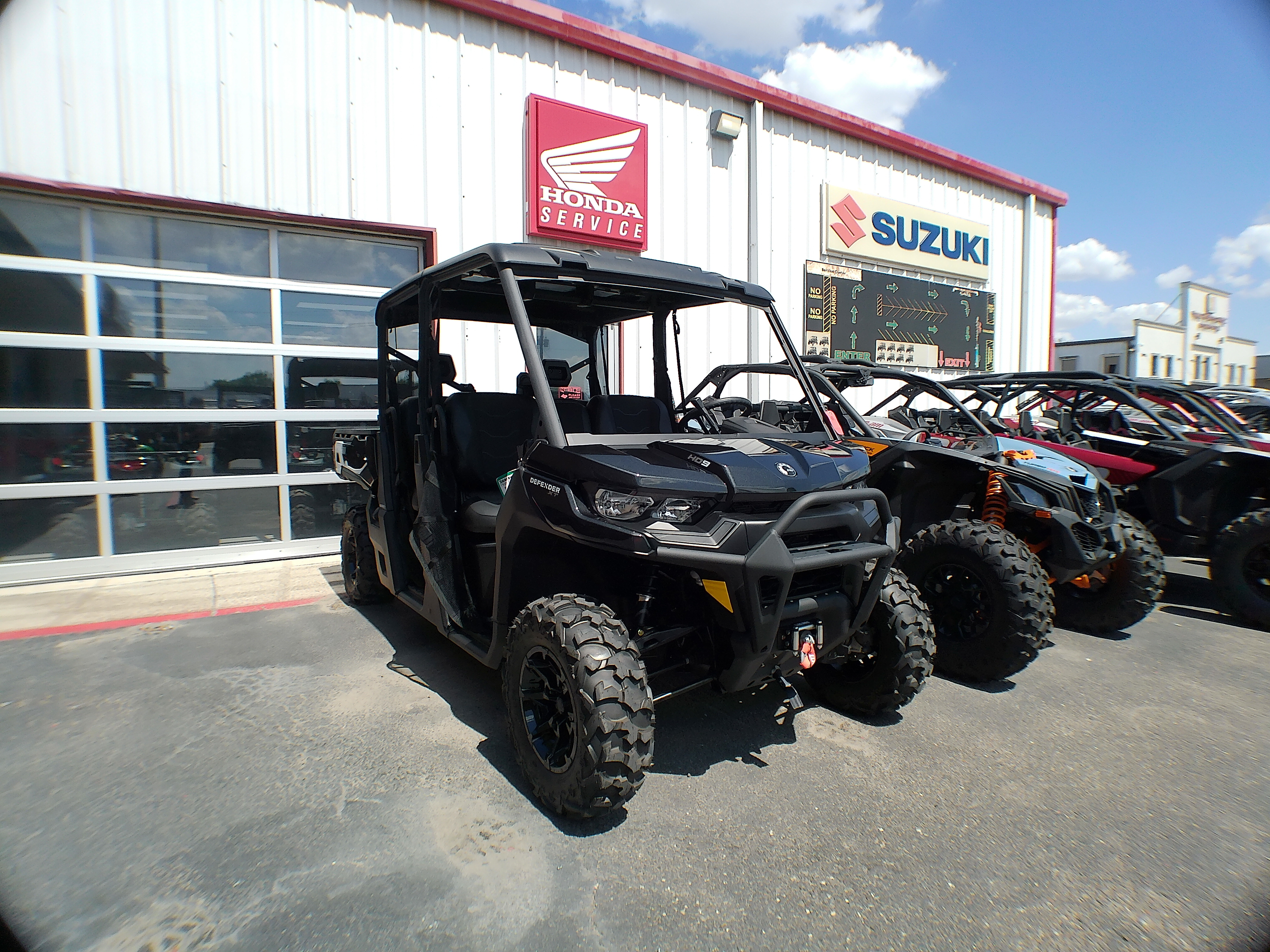 2025 Can-Am SSV DEF MAX XT 62 HD9 BK 25 - Photo 9
