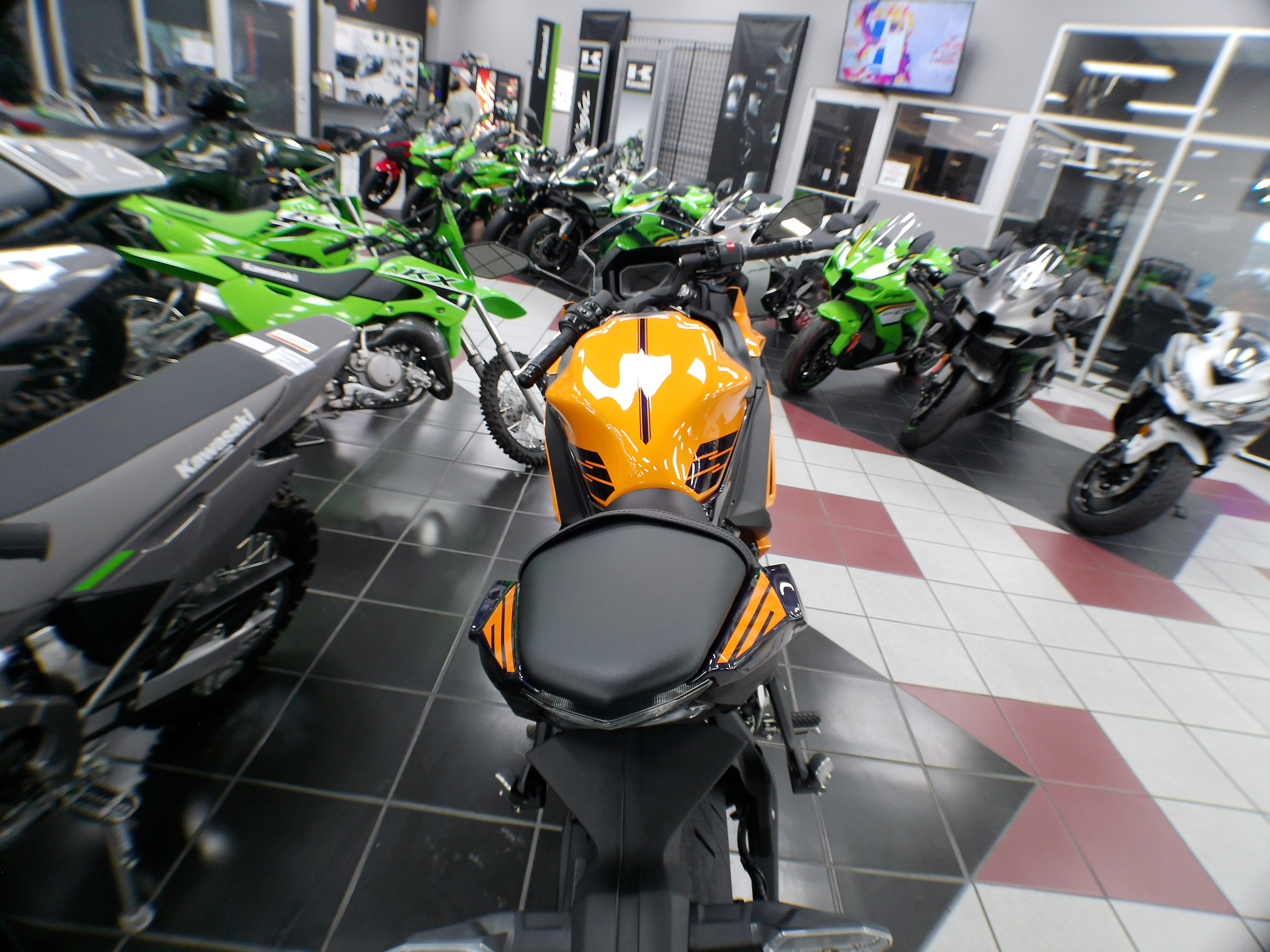 2025 Kawasaki Ninja 650 ABS - Photo 2